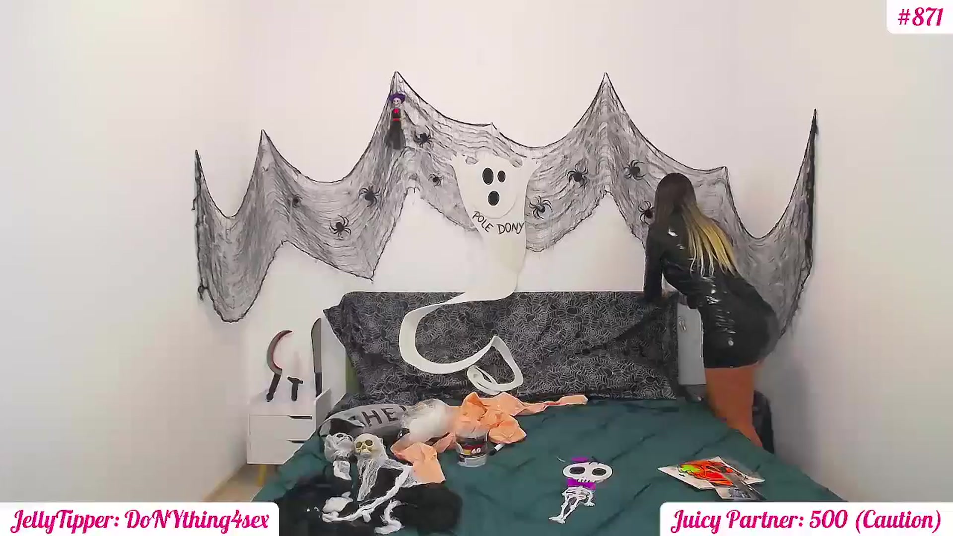 Gallery image thumbnail from JuicyJelly_'s myfreecams stream on, 10/19/2024, 19:37 image 19 of 20