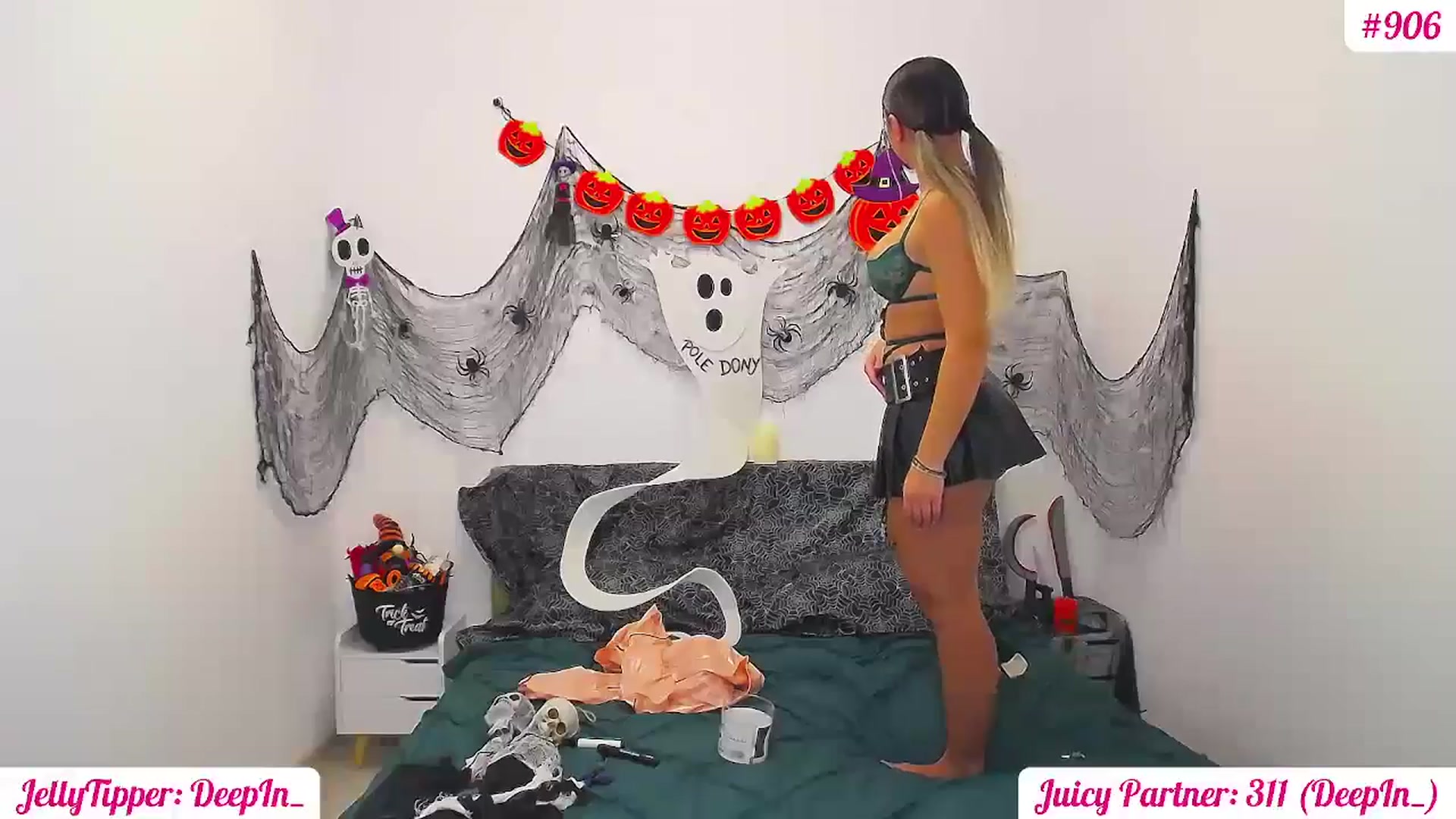 Gallery image thumbnail from JuicyJelly_'s myfreecams stream on, 10/20/2024, 17:10 image 7 of 20