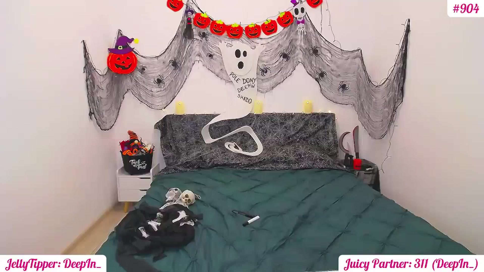 Gallery image thumbnail from JuicyJelly_'s myfreecams stream on, 10/20/2024, 17:10 image 18 of 20