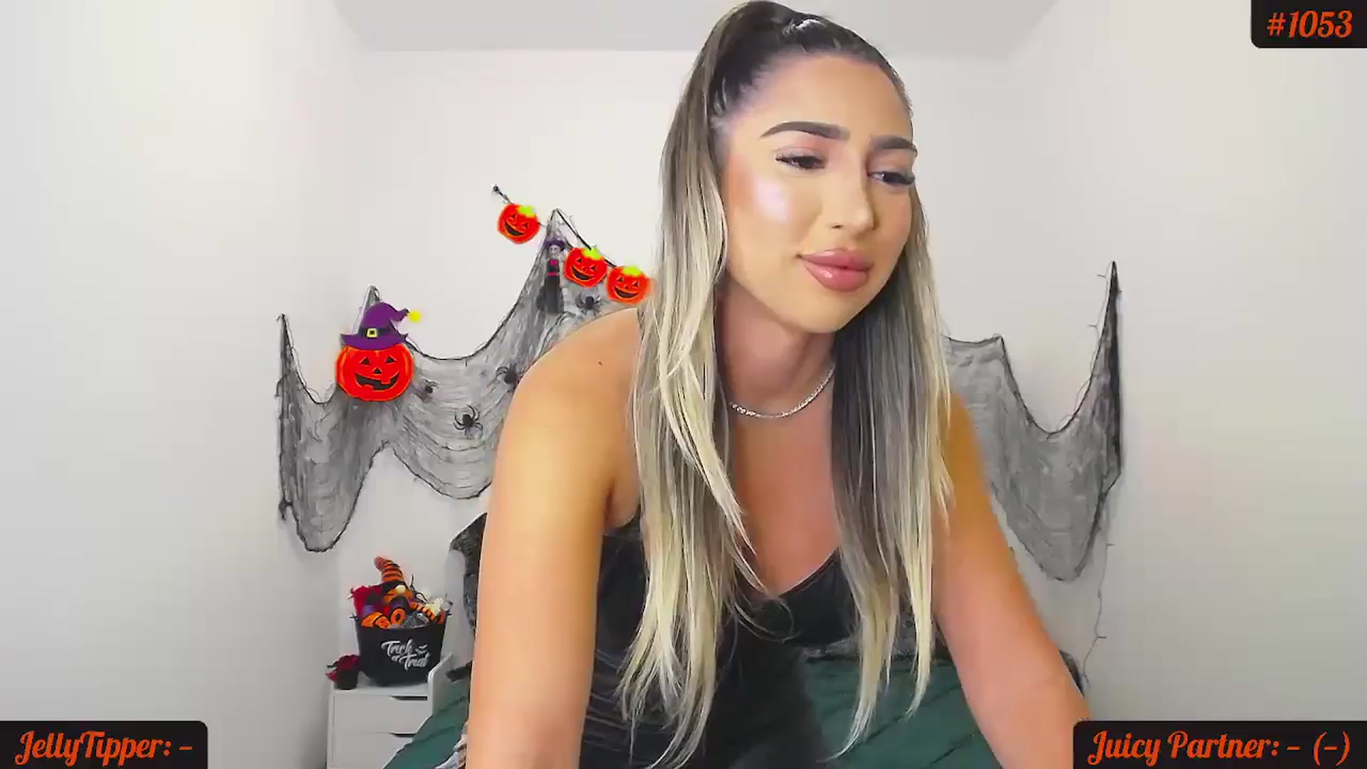 Gallery image thumbnail from JuicyJelly_'s myfreecams stream on, 10/23/2024, 17:23 image 1 of 20