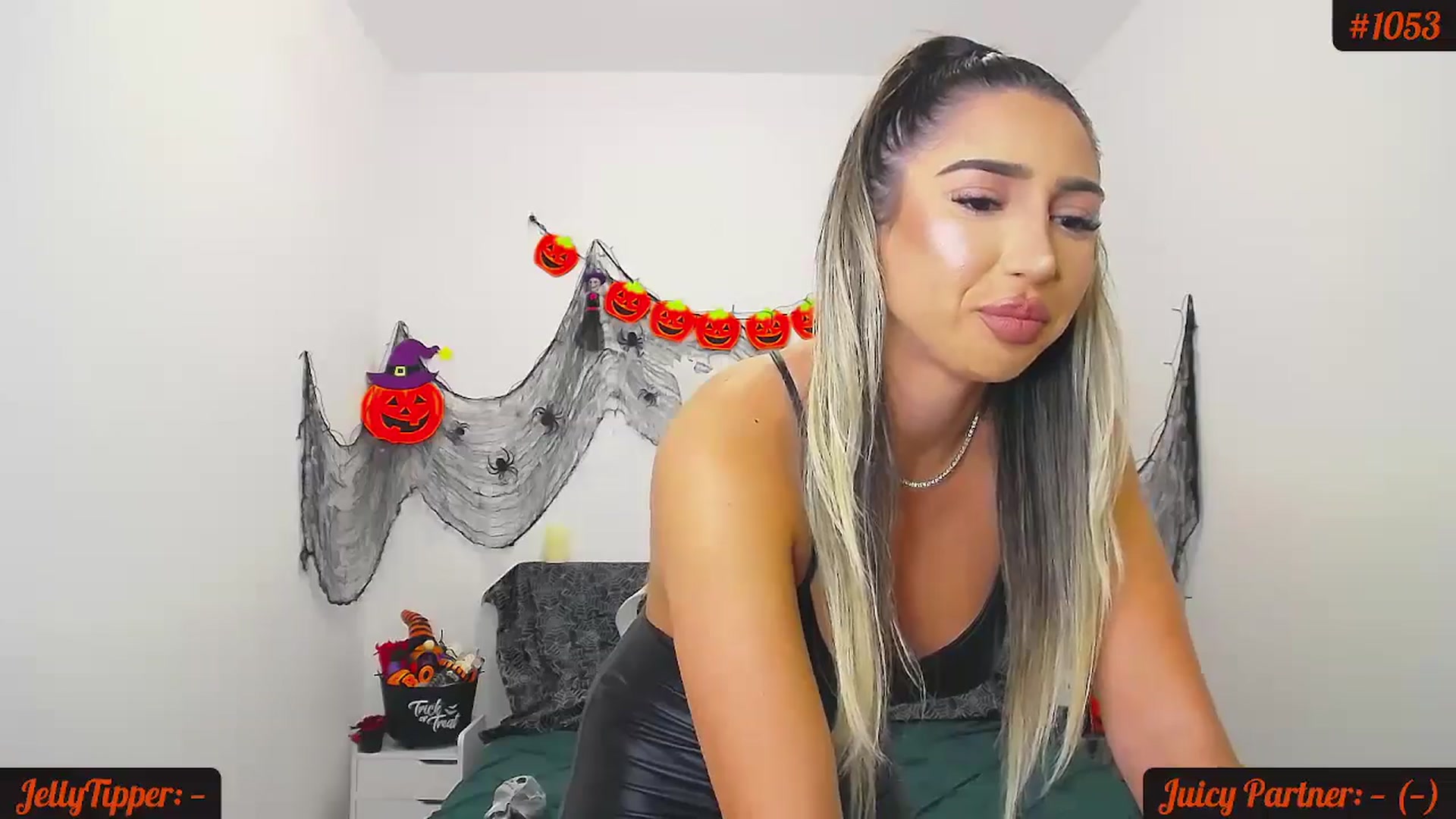 Gallery image thumbnail from JuicyJelly_'s myfreecams stream on, 10/23/2024, 17:23 image 5 of 20