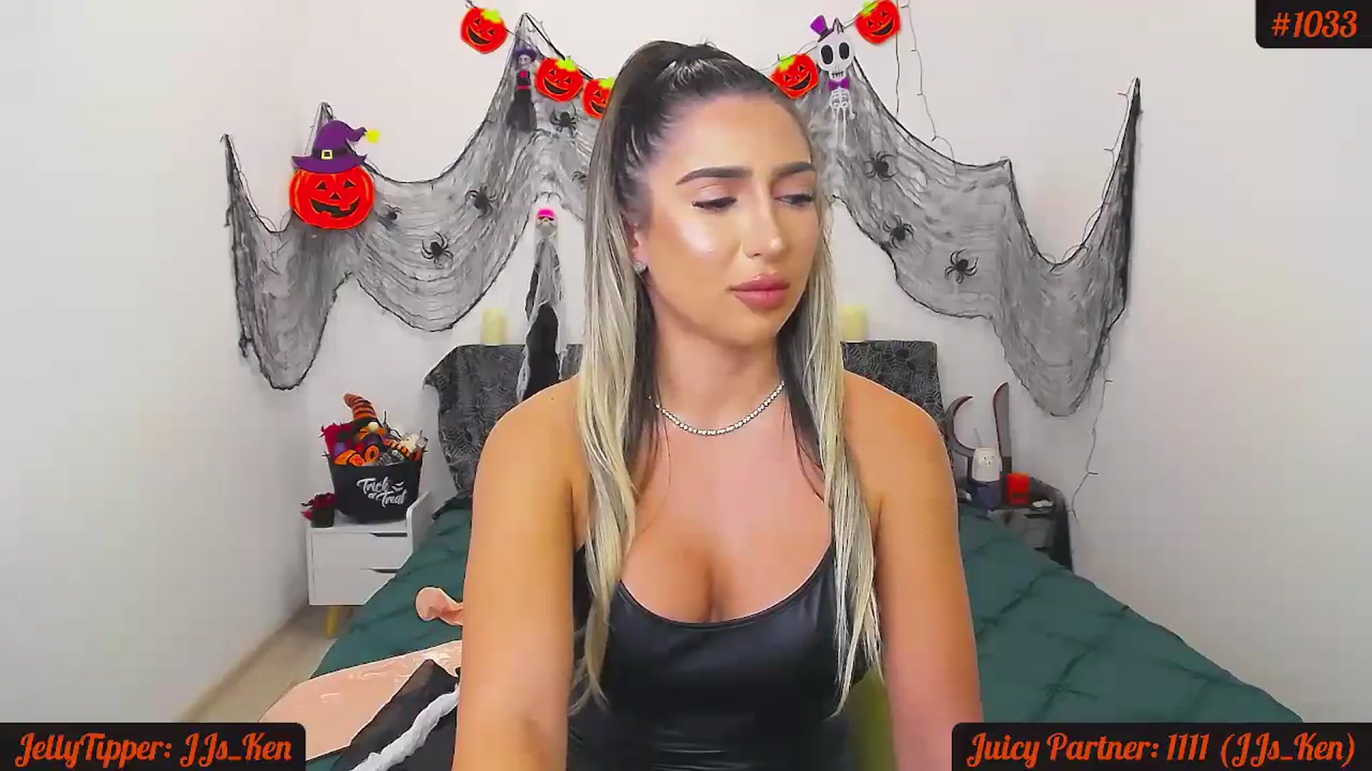 Gallery image thumbnail from JuicyJelly_'s myfreecams stream on, 10/23/2024, 18:46 image 12 of 20