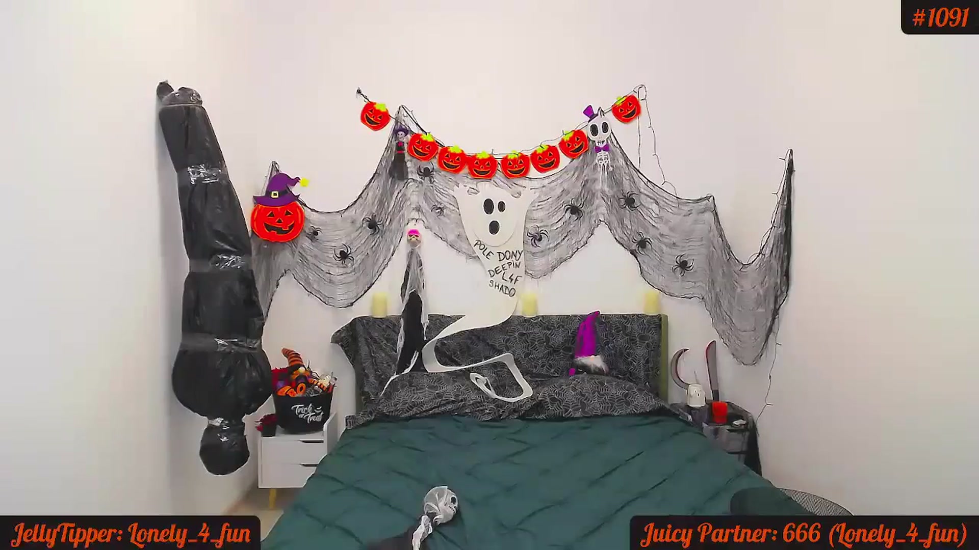 Gallery image thumbnail from JuicyJelly_'s myfreecams stream on, 10/25/2024, 20:05 image 15 of 20