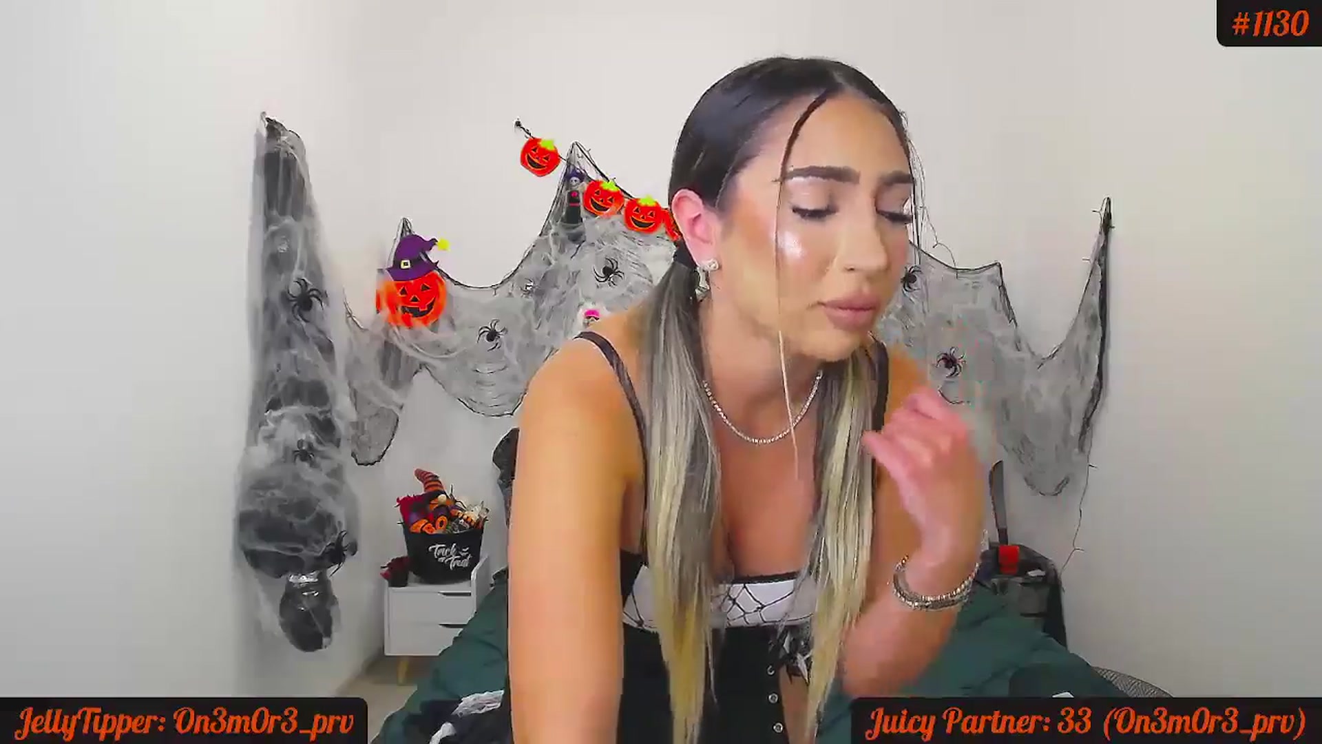 Gallery image thumbnail from JuicyJelly_'s myfreecams stream on, 10/26/2024, 18:10 image 6 of 20