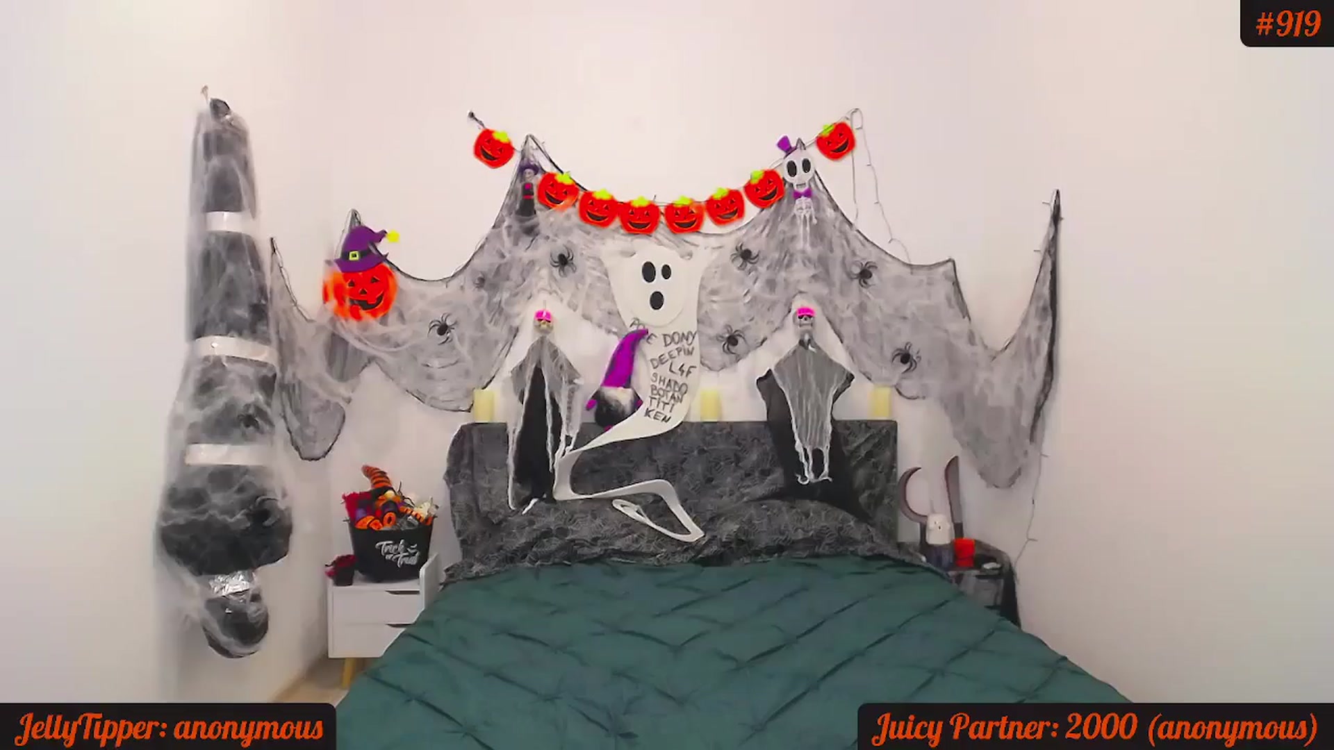 Gallery image thumbnail from JuicyJelly_'s myfreecams stream on, 10/29/2024, 18:10 image 17 of 20