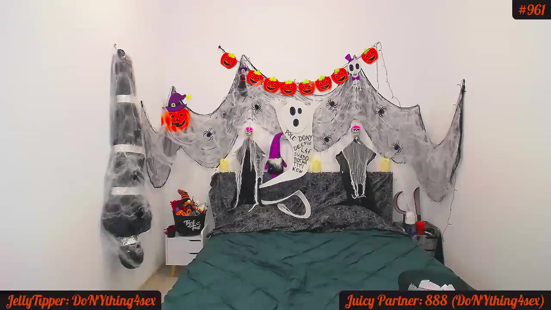 Gallery image thumbnail from JuicyJelly_'s myfreecams stream on, 10/31/2024, 19:09 image 7 of 20