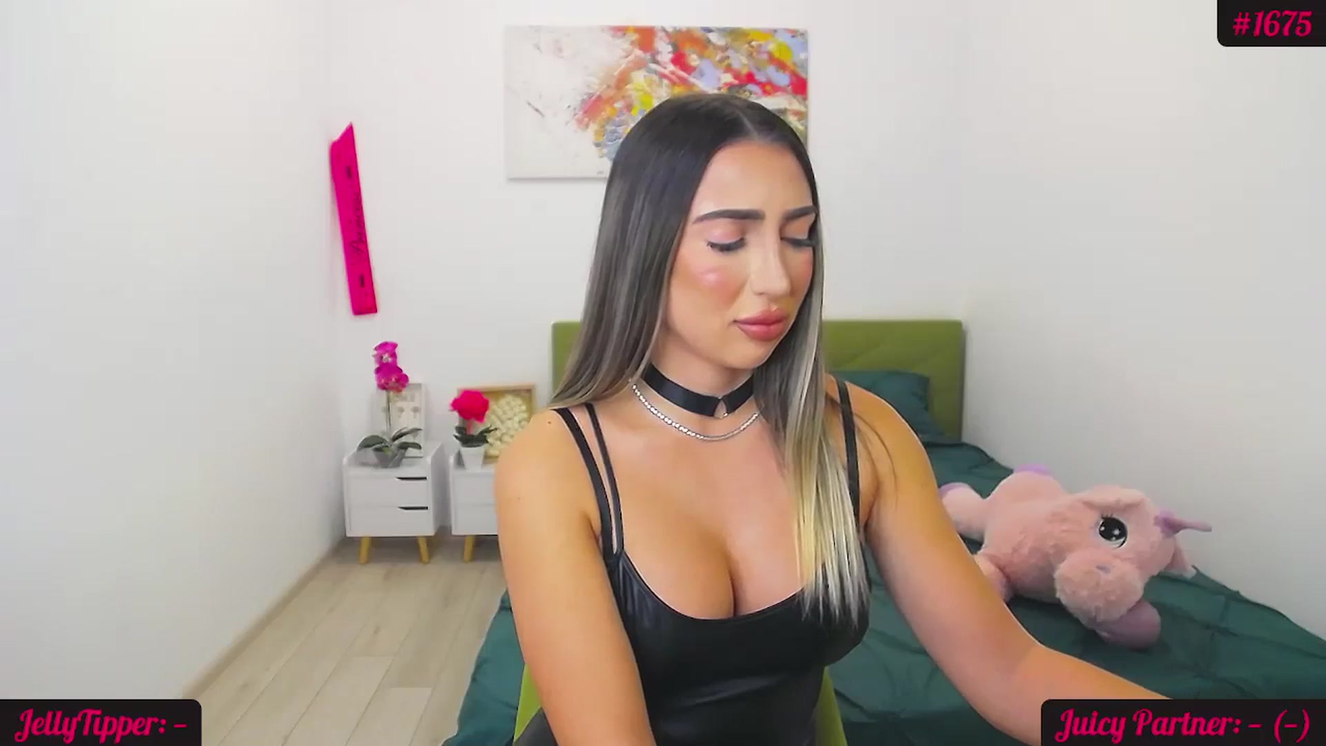 Gallery image thumbnail from JuicyJelly_'s myfreecams stream on, 11/04/2024, 17:28 image 5 of 20