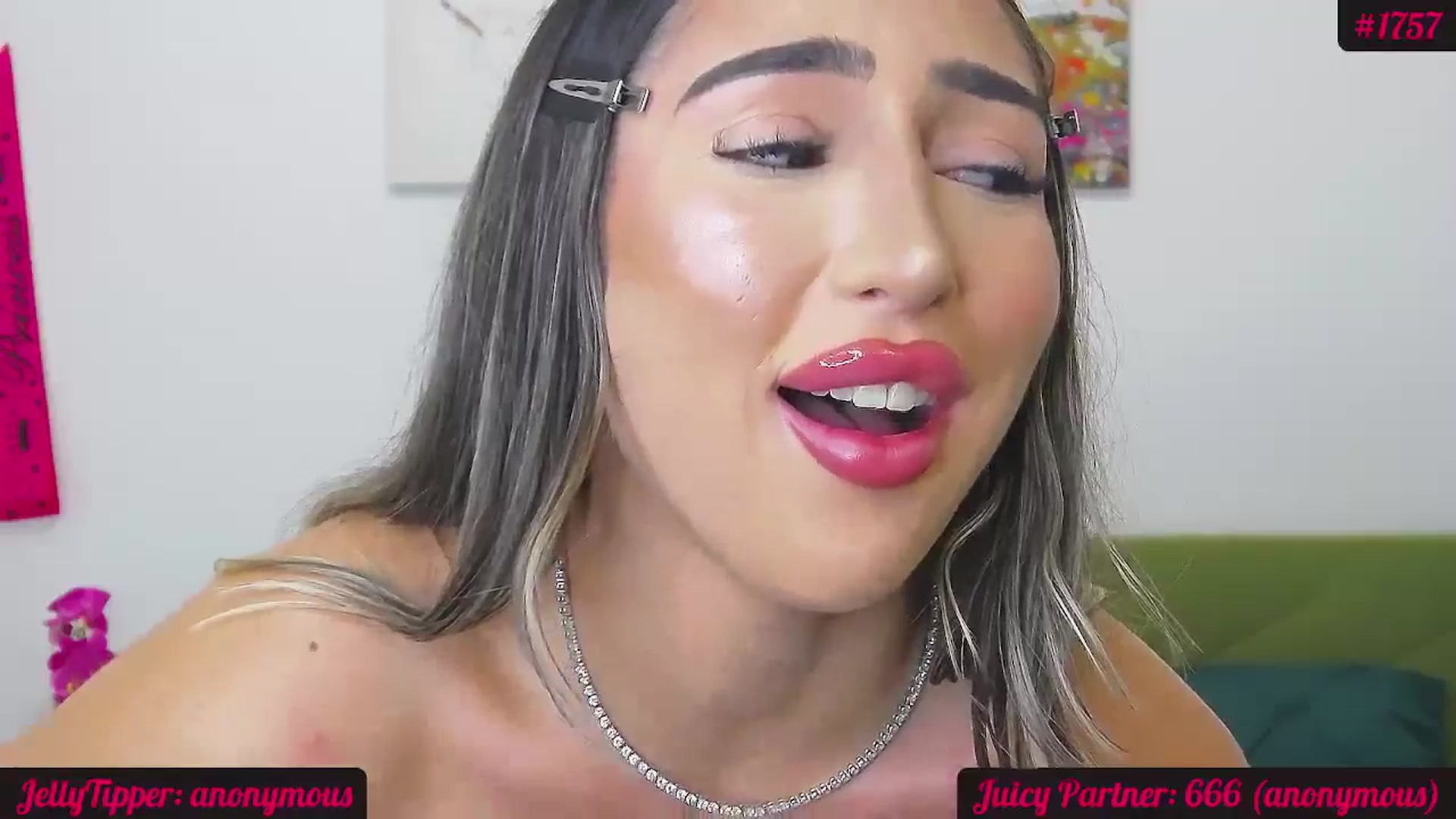 Gallery image thumbnail from JuicyJelly_'s myfreecams stream on, 11/08/2024, 20:24 image 2 of 20