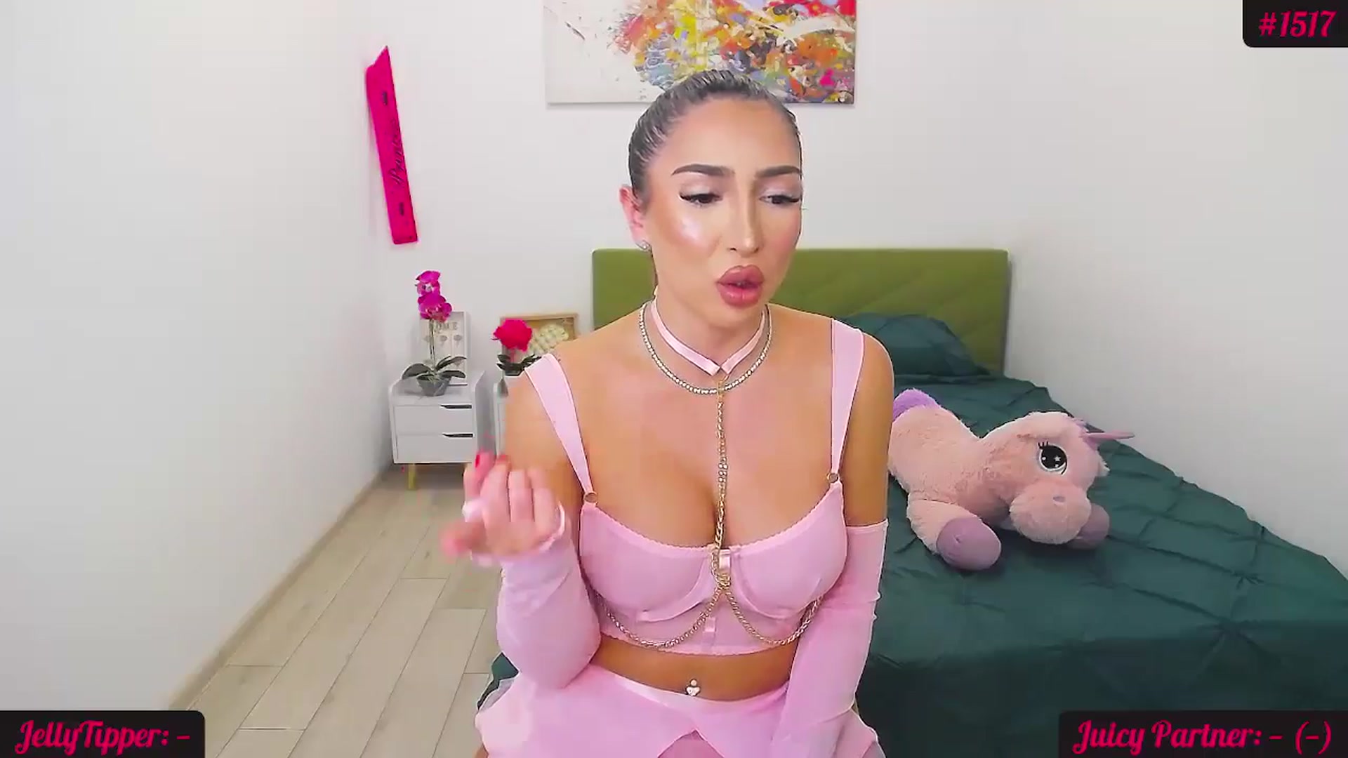 Gallery image thumbnail from JuicyJelly_'s myfreecams stream on, 11/13/2024, 16:44 image 6 of 20