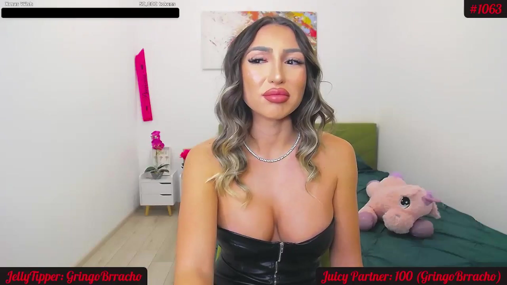 Gallery image thumbnail from JuicyJelly_'s myfreecams stream on, 11/17/2024, 19:25 image 2 of 20