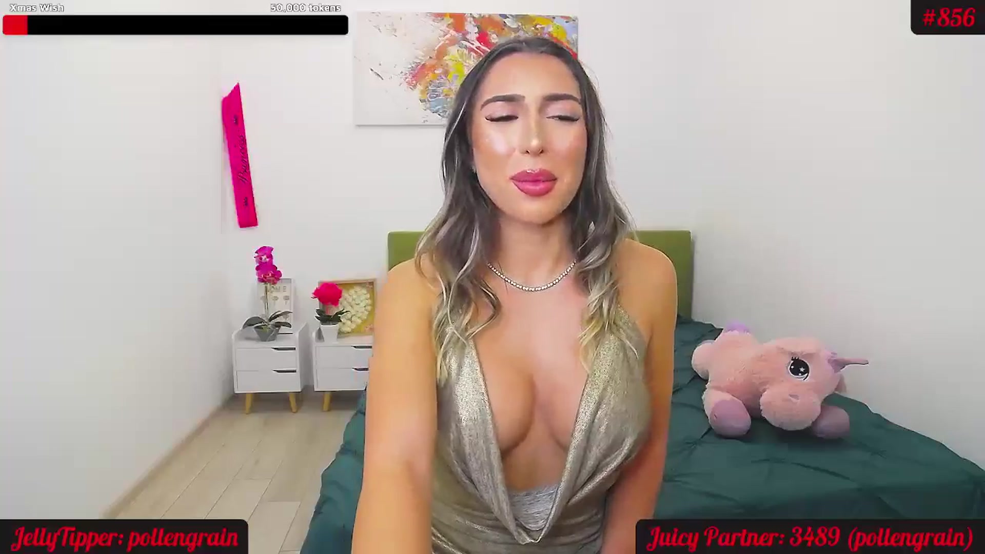 Gallery image thumbnail from JuicyJelly_'s myfreecams stream on, 11/18/2024, 18:40 image 10 of 20