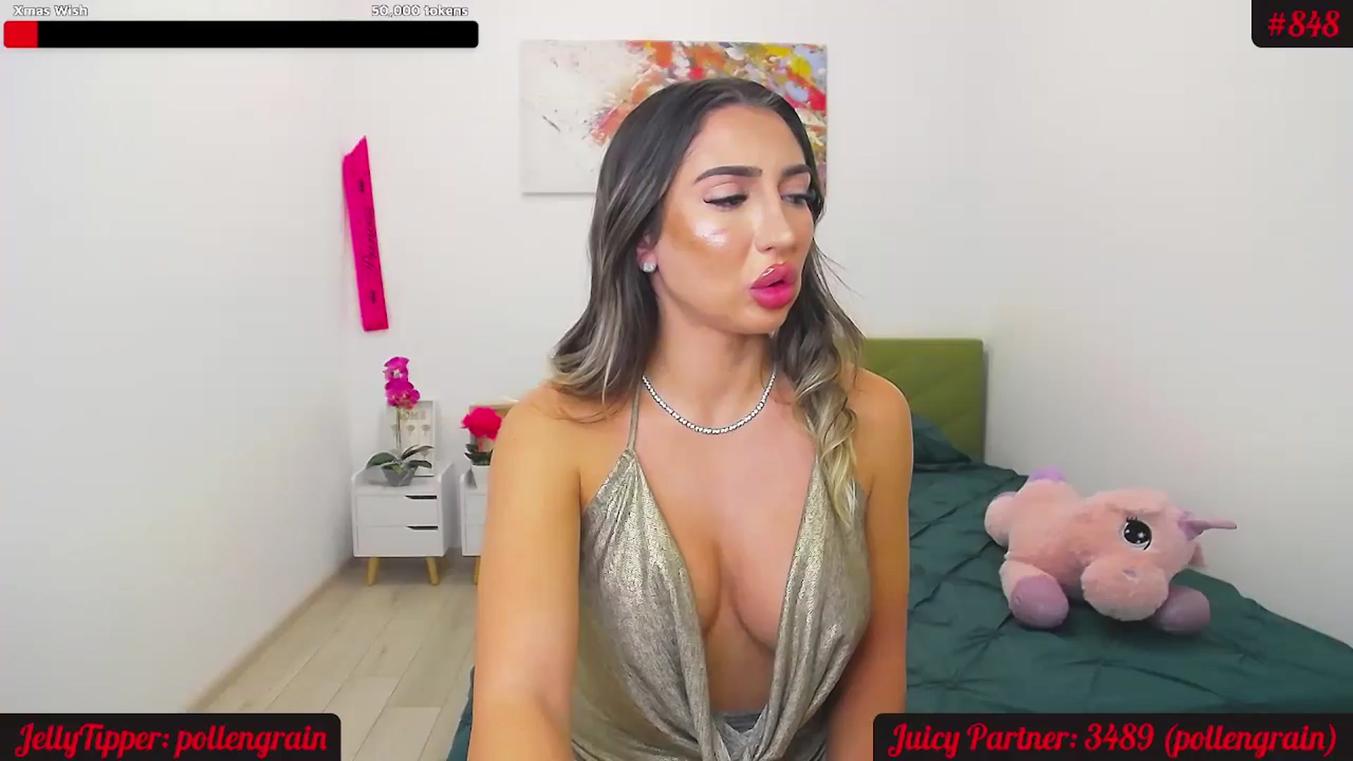 Gallery image thumbnail from JuicyJelly_'s myfreecams stream on, 11/18/2024, 19:44 image 8 of 20