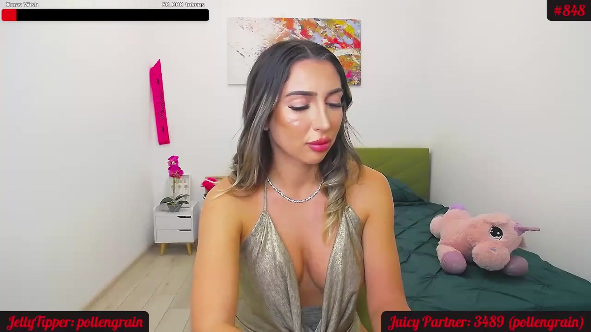 Gallery image thumbnail from JuicyJelly_'s myfreecams stream on, 11/18/2024, 19:44 image 4 of 20
