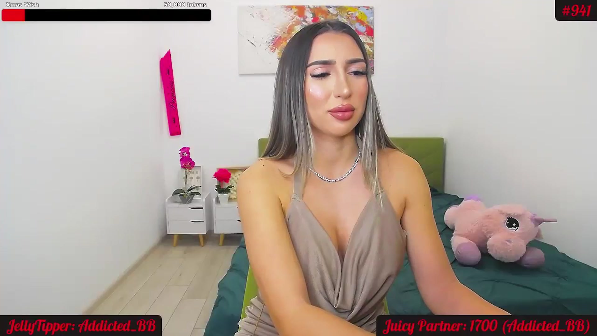 Gallery image thumbnail from JuicyJelly_'s myfreecams stream on, 11/21/2024, 18:22 image 17 of 20
