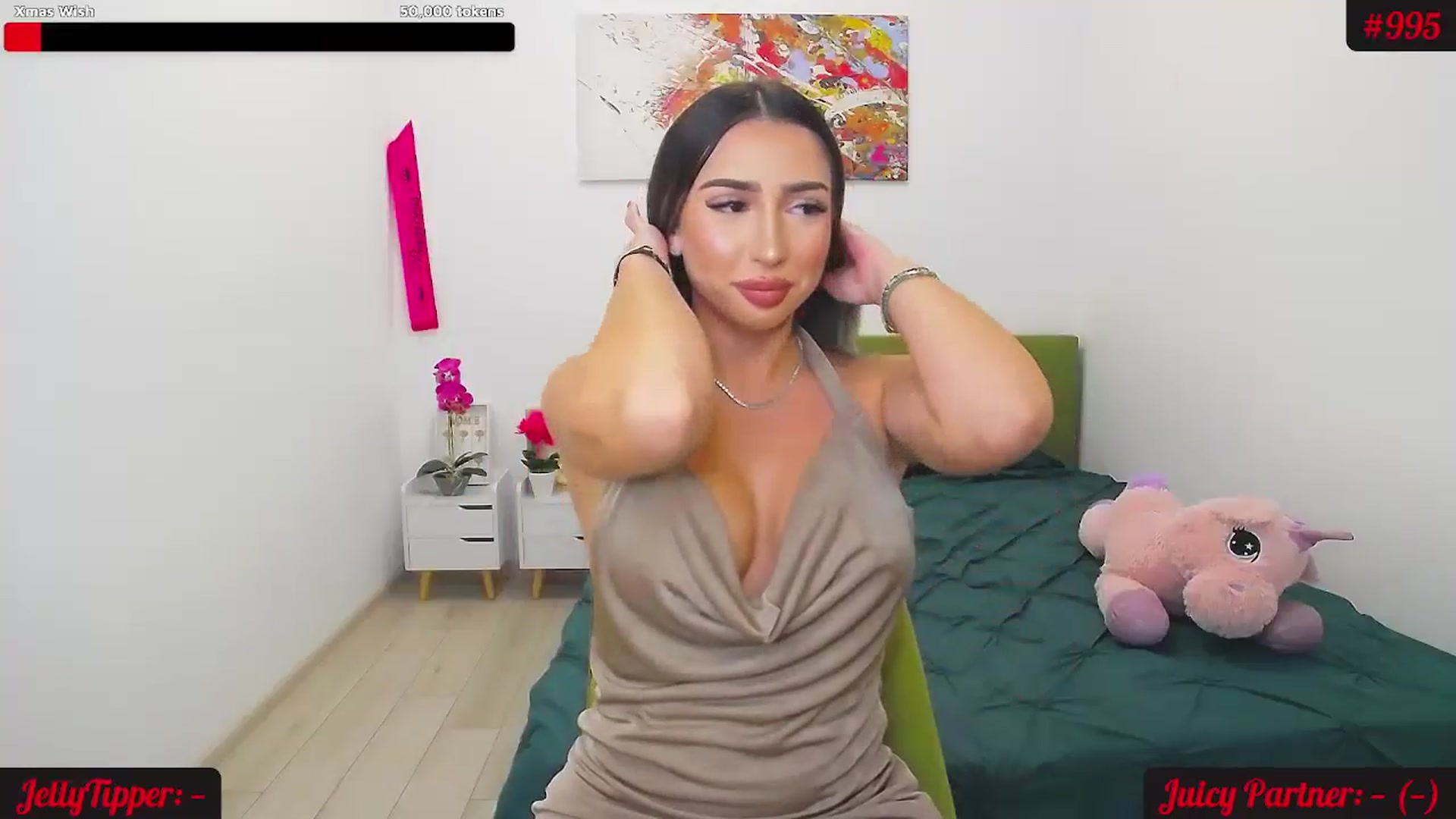 Gallery image thumbnail from JuicyJelly_'s myfreecams stream on, 11/21/2024, 18:22 image 6 of 20