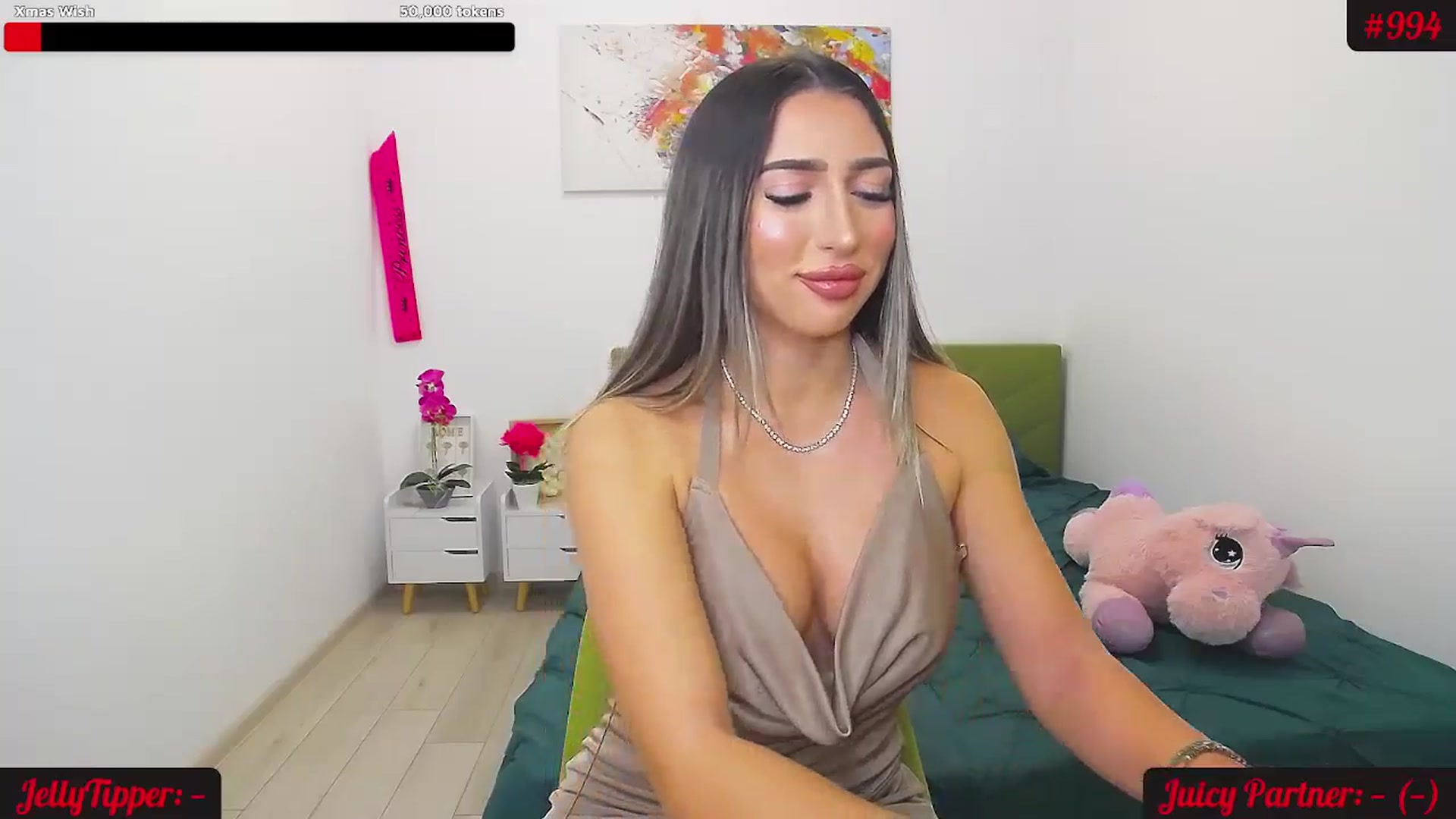 Gallery image thumbnail from JuicyJelly_'s myfreecams stream on, 11/21/2024, 18:22 image 4 of 20