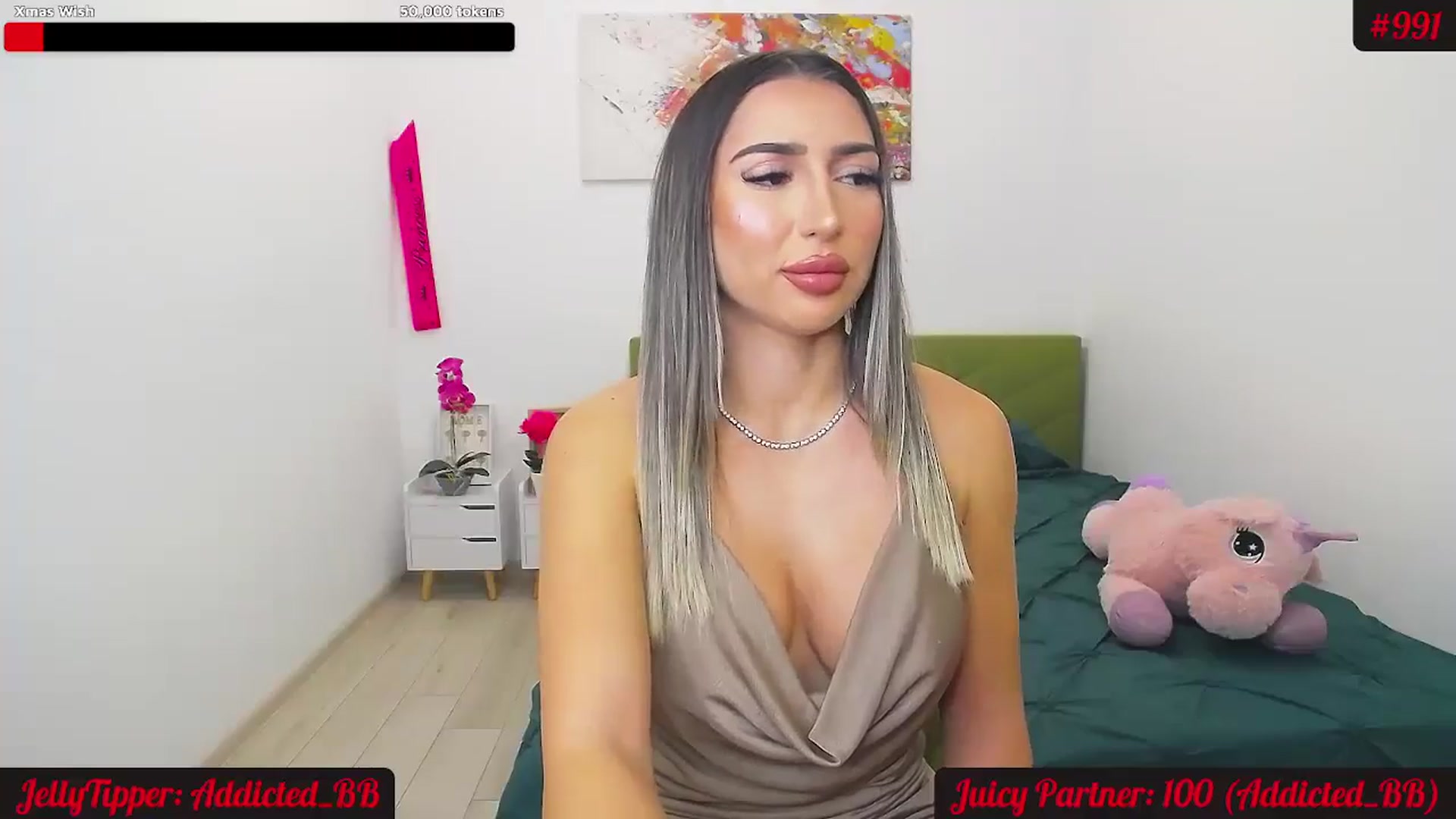 Gallery image thumbnail from JuicyJelly_'s myfreecams stream on, 11/21/2024, 18:22 image 12 of 20