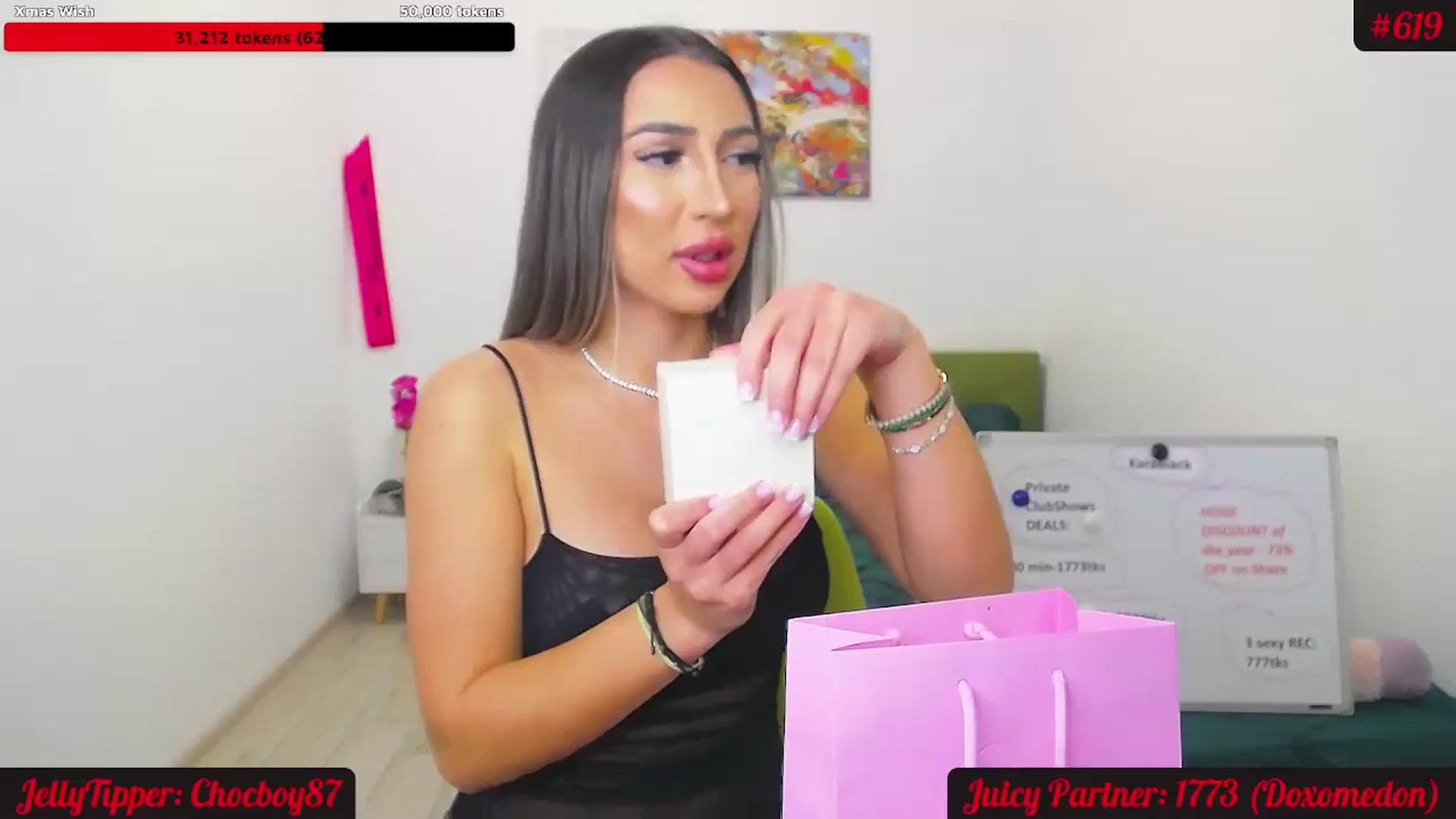 Gallery image thumbnail from JuicyJelly_'s myfreecams stream on, 11/29/2024, 20:01 image 1 of 20
