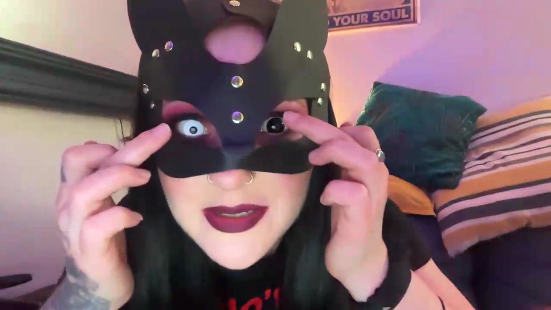 Gallery image thumbnail from JuicyJessica's myfreecams stream on, 05/05/2026, 23:10 image 17 of 20