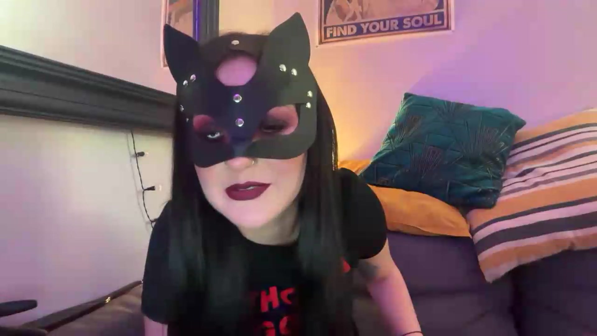 Gallery image thumbnail from JuicyJessica's myfreecams stream on, 05/05/2026, 23:10 image 18 of 20