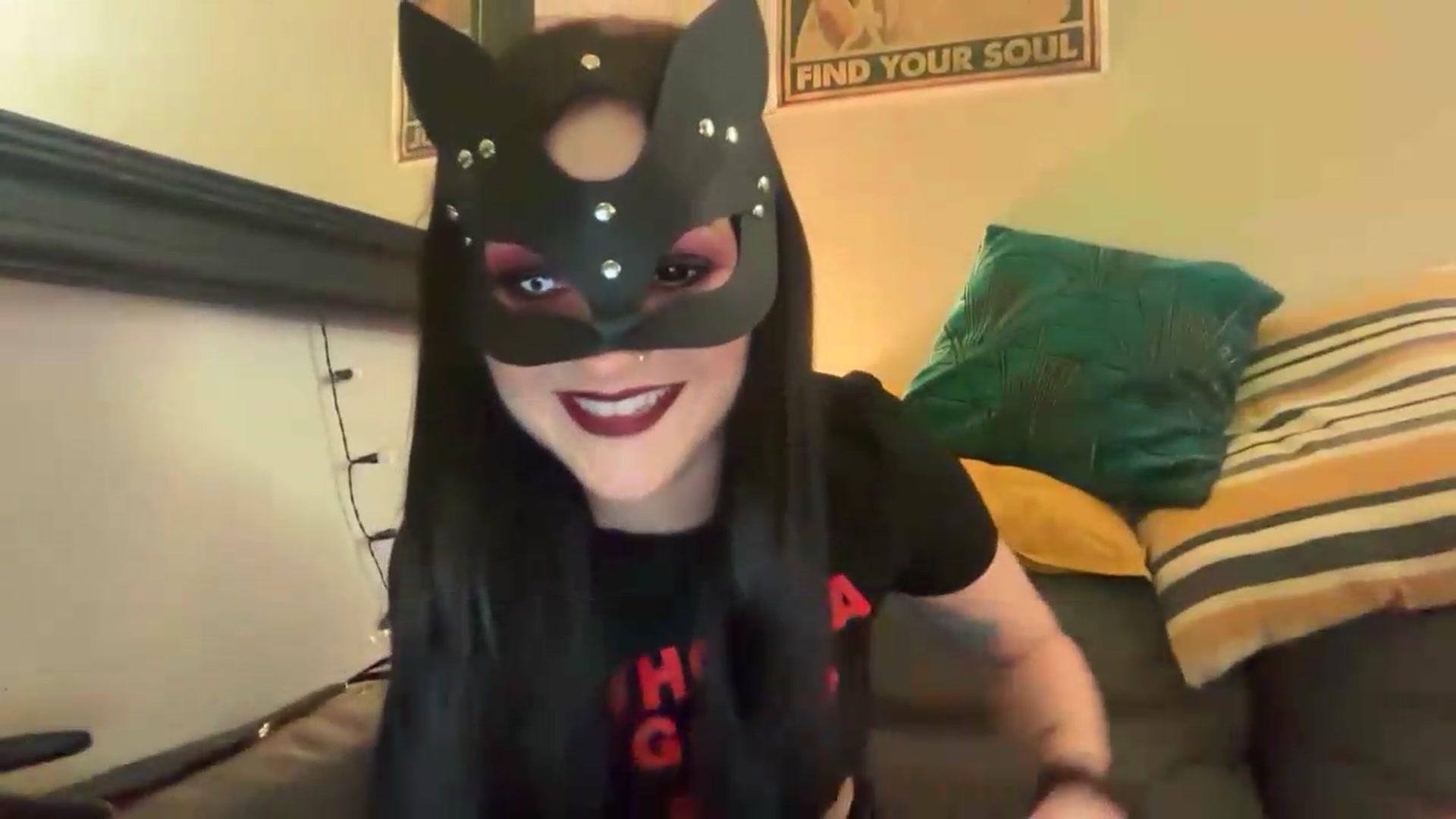 Gallery image thumbnail from JuicyJessica's myfreecams stream on, 05/05/2026, 23:10 image 16 of 20