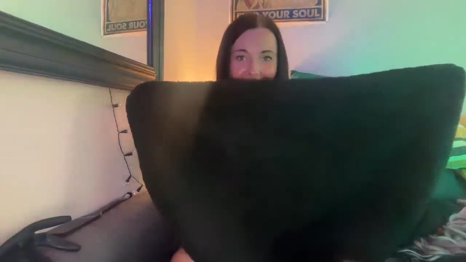 Gallery image thumbnail from JuicyJessica's myfreecams stream on, 05/06/2026, 20:34 image 19 of 20