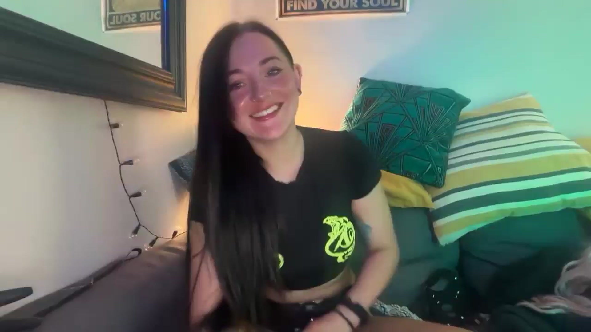 Gallery image thumbnail from JuicyJessica's myfreecams stream on, 05/06/2026, 20:34 image 5 of 20