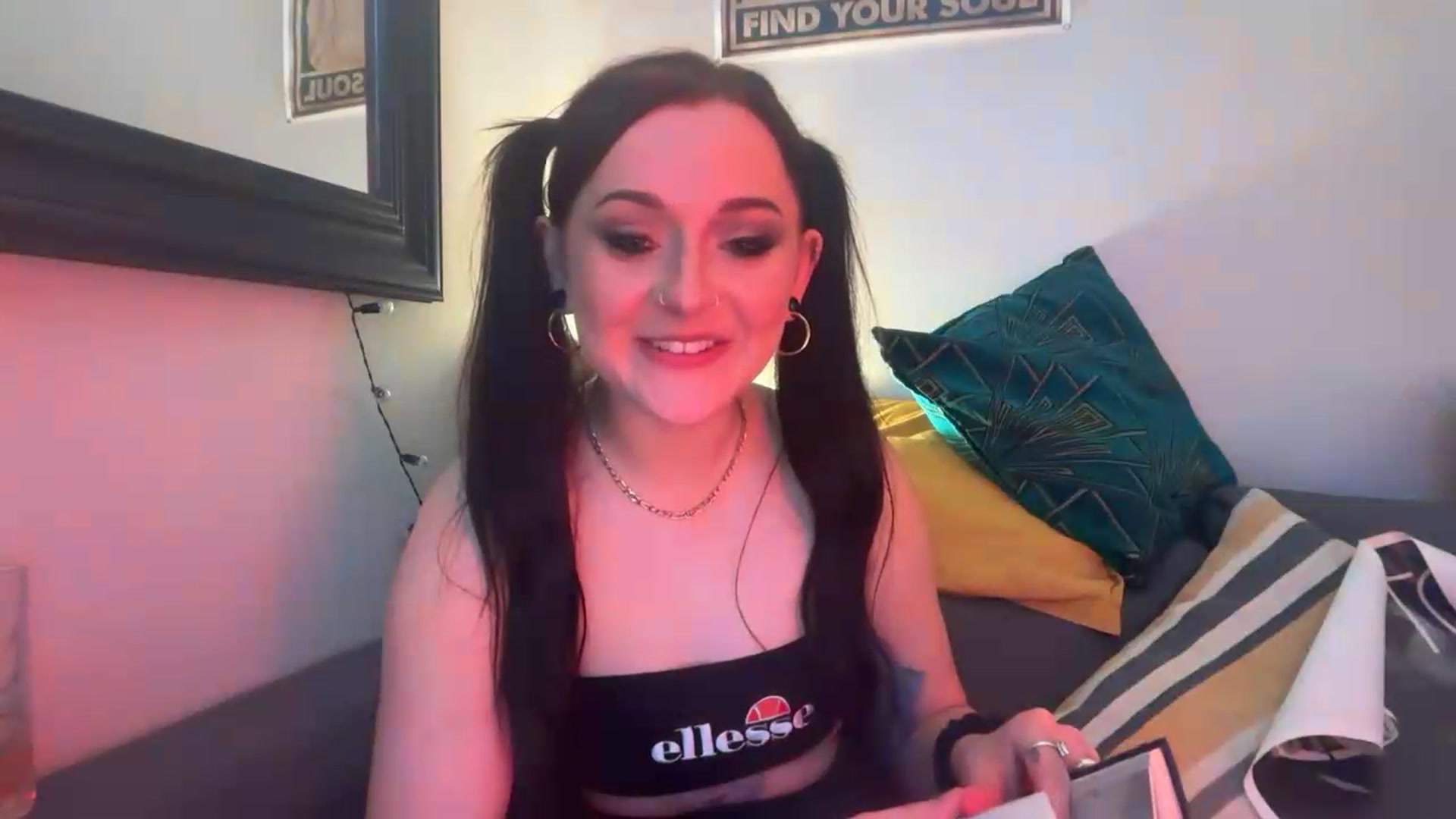 Gallery image thumbnail from JuicyJessica's myfreecams stream on, 05/16/2026, 22:42 image 12 of 20