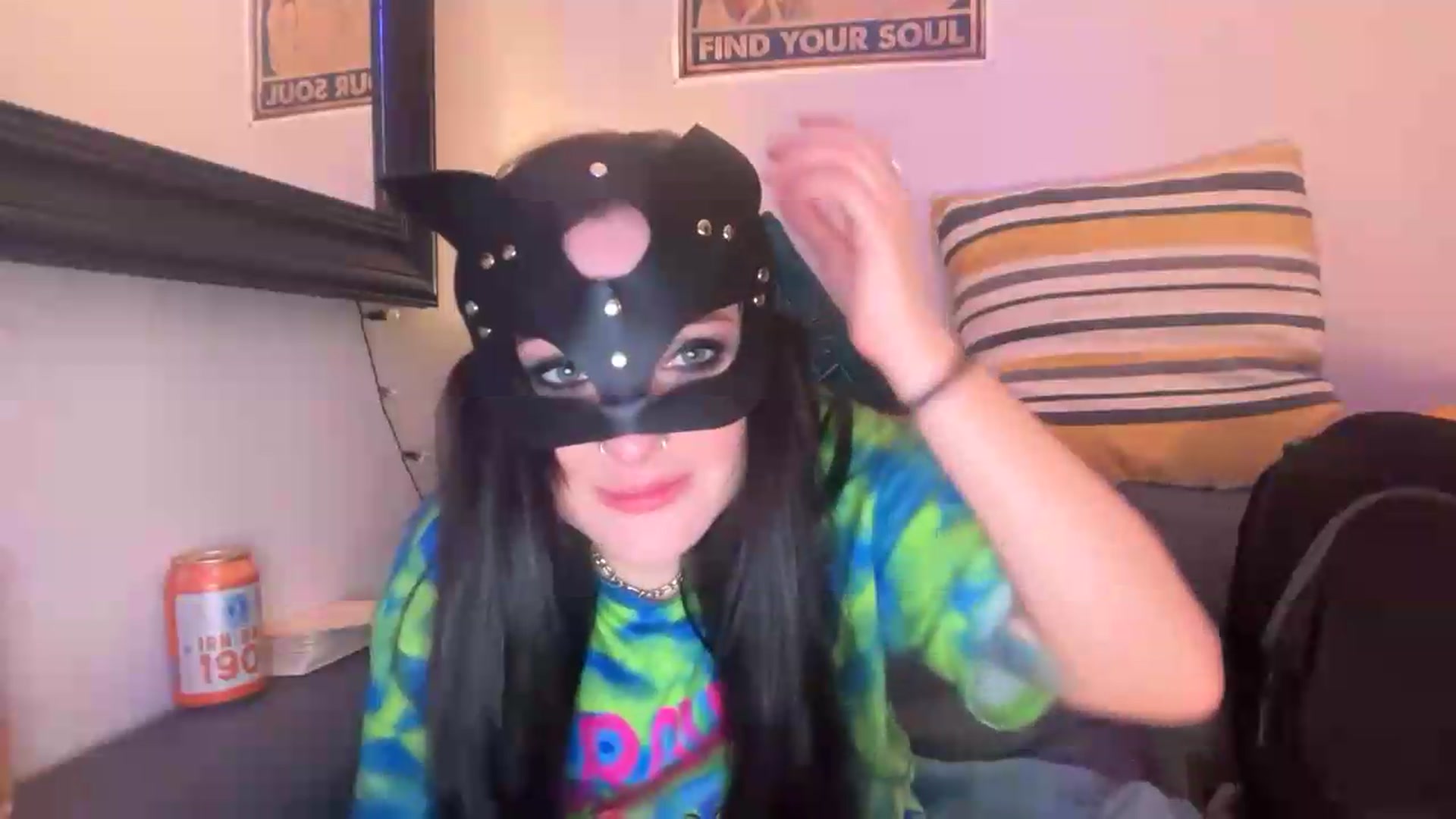 Gallery image thumbnail from JuicyJessica's myfreecams stream on, 05/16/2026, 23:24 image 18 of 20