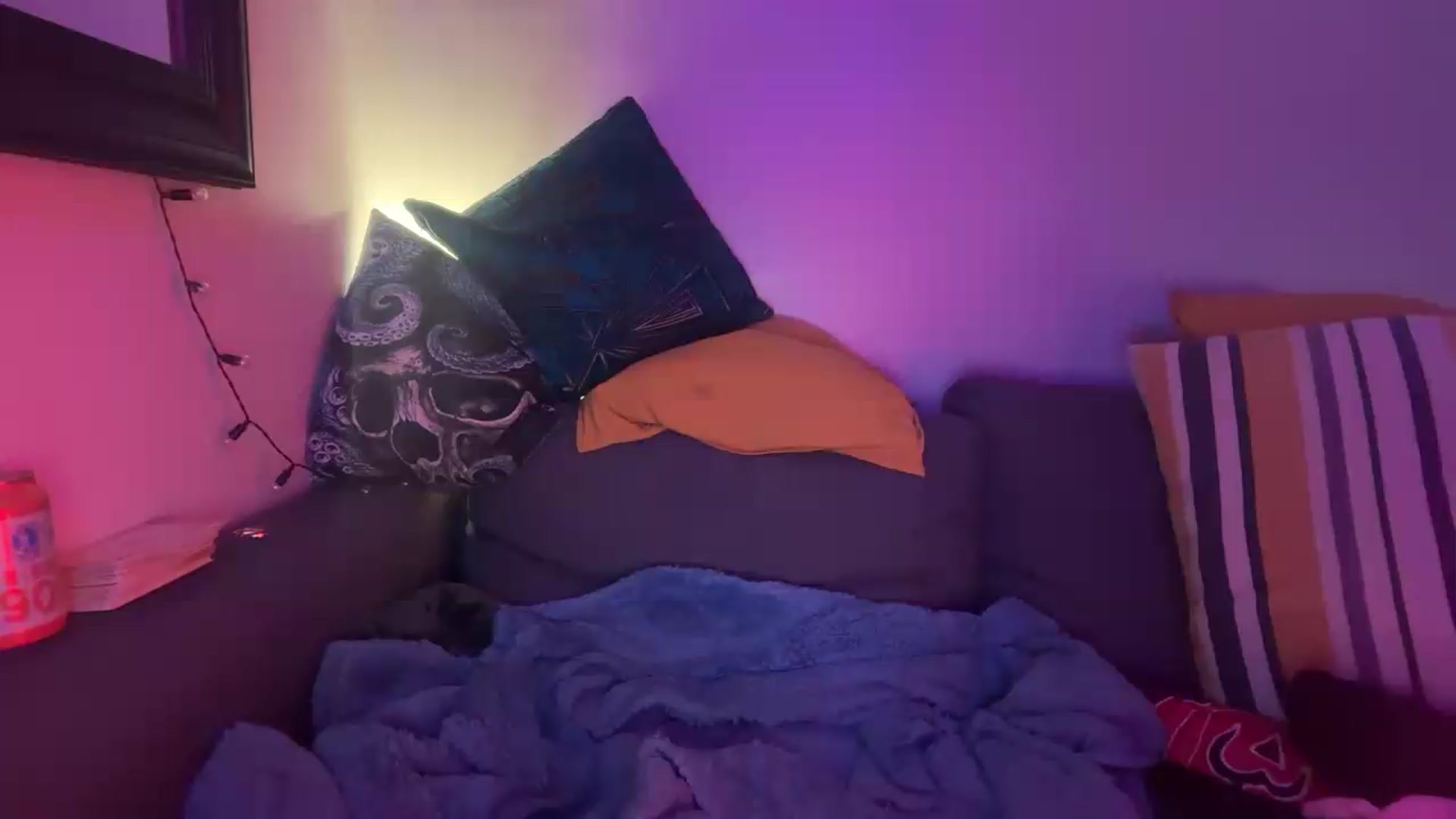 Gallery image thumbnail from JuicyJessica's myfreecams stream on, 05/16/2026, 23:24 image 9 of 20