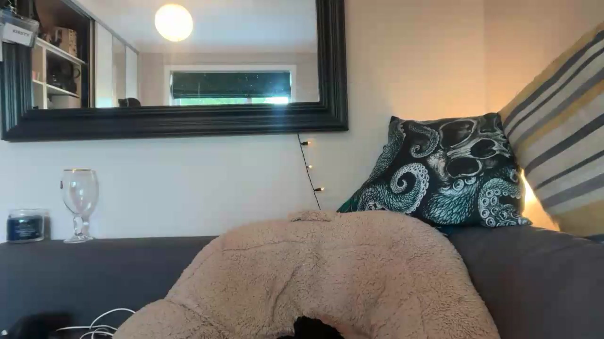 Gallery image thumbnail from JuicyJessica's myfreecams stream on, 05/25/2026, 19:15 image 18 of 20