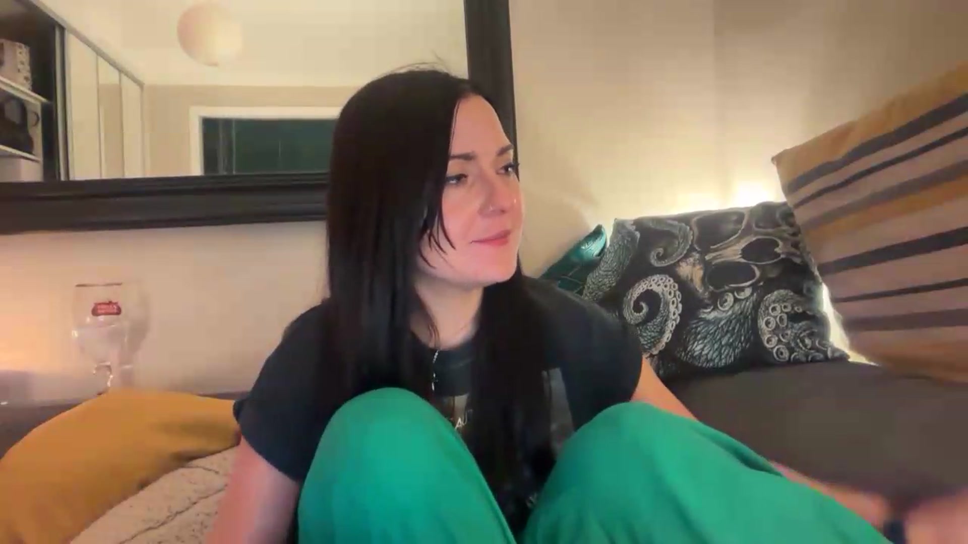 Gallery image thumbnail from JuicyJessica's myfreecams stream on, 05/26/2026, 24:56 image 16 of 20