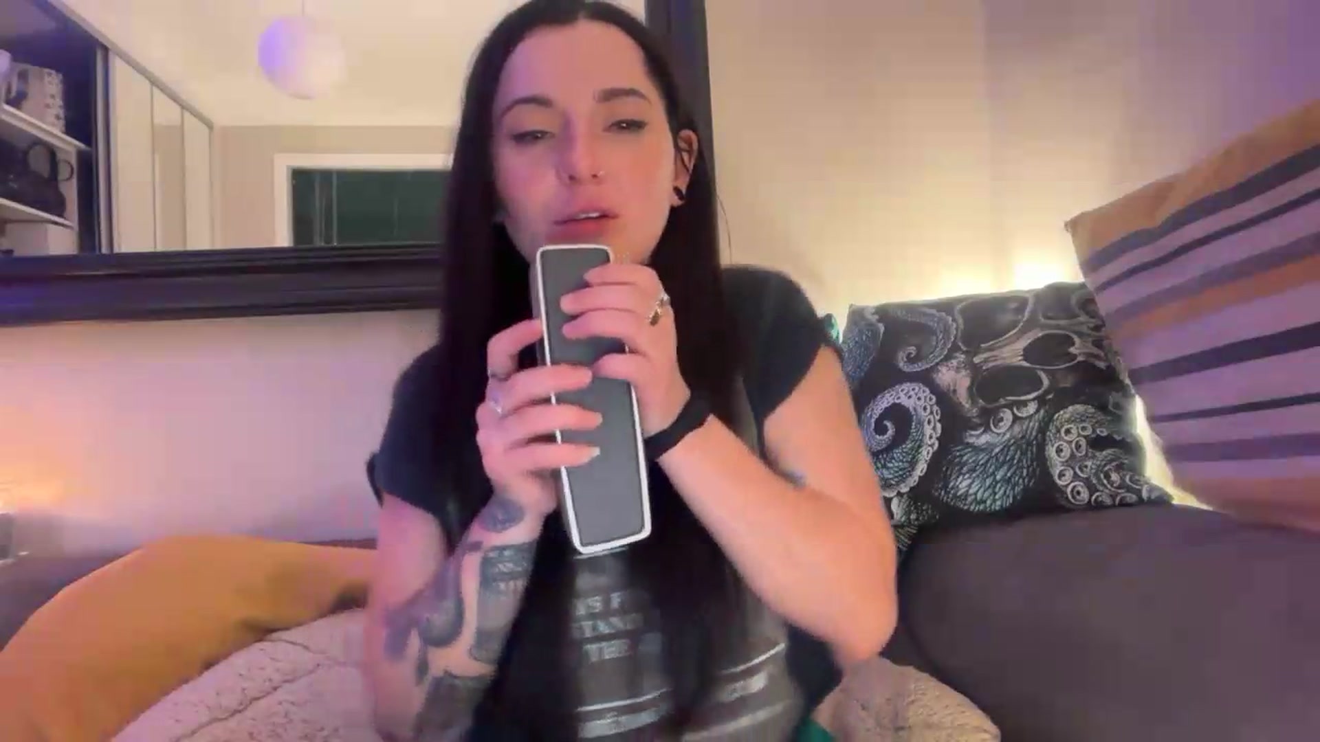 Gallery image thumbnail from JuicyJessica's myfreecams stream on, 05/26/2026, 24:56 image 14 of 20