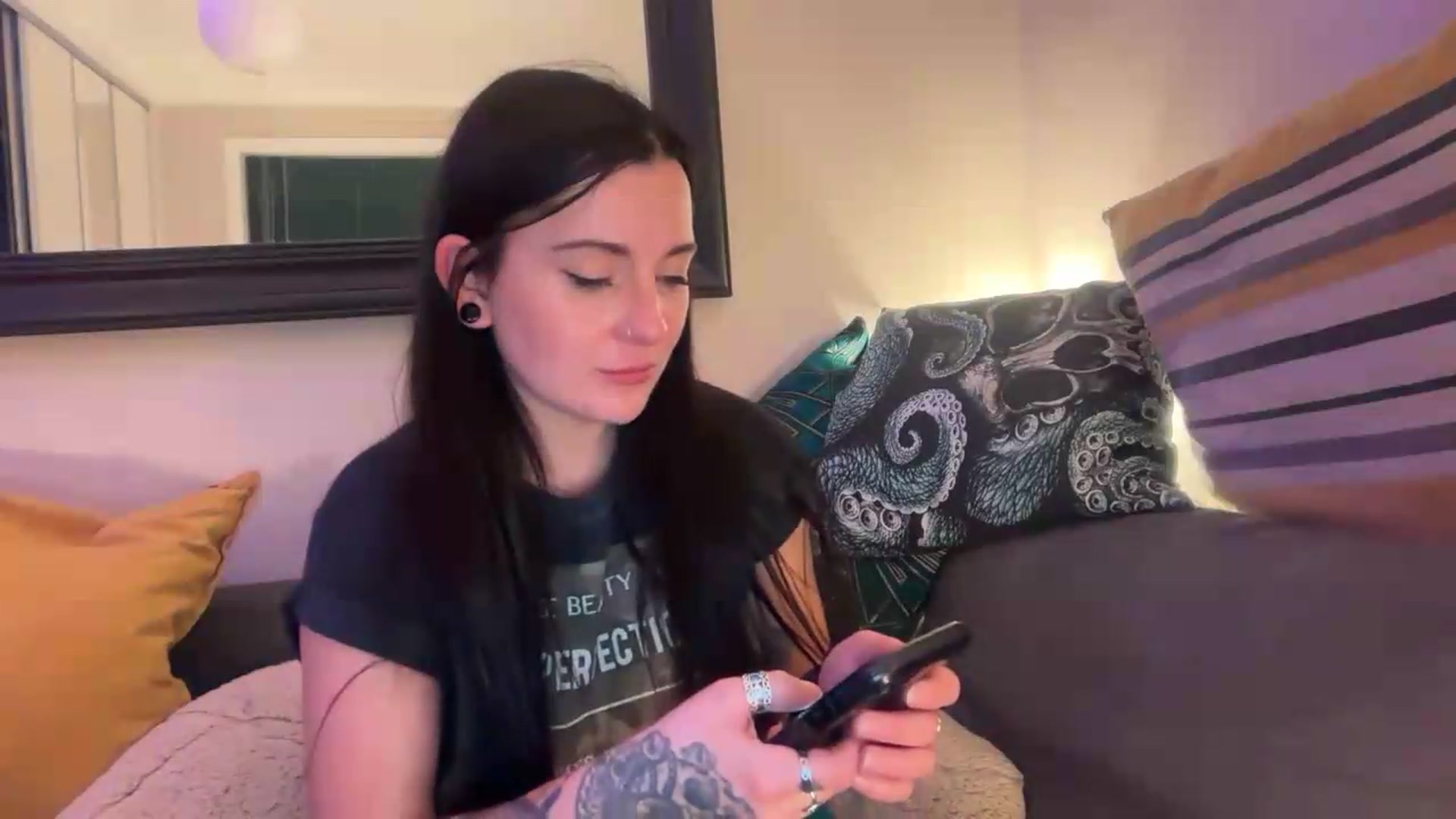Gallery image thumbnail from JuicyJessica's myfreecams stream on, 05/26/2026, 24:56 image 9 of 20