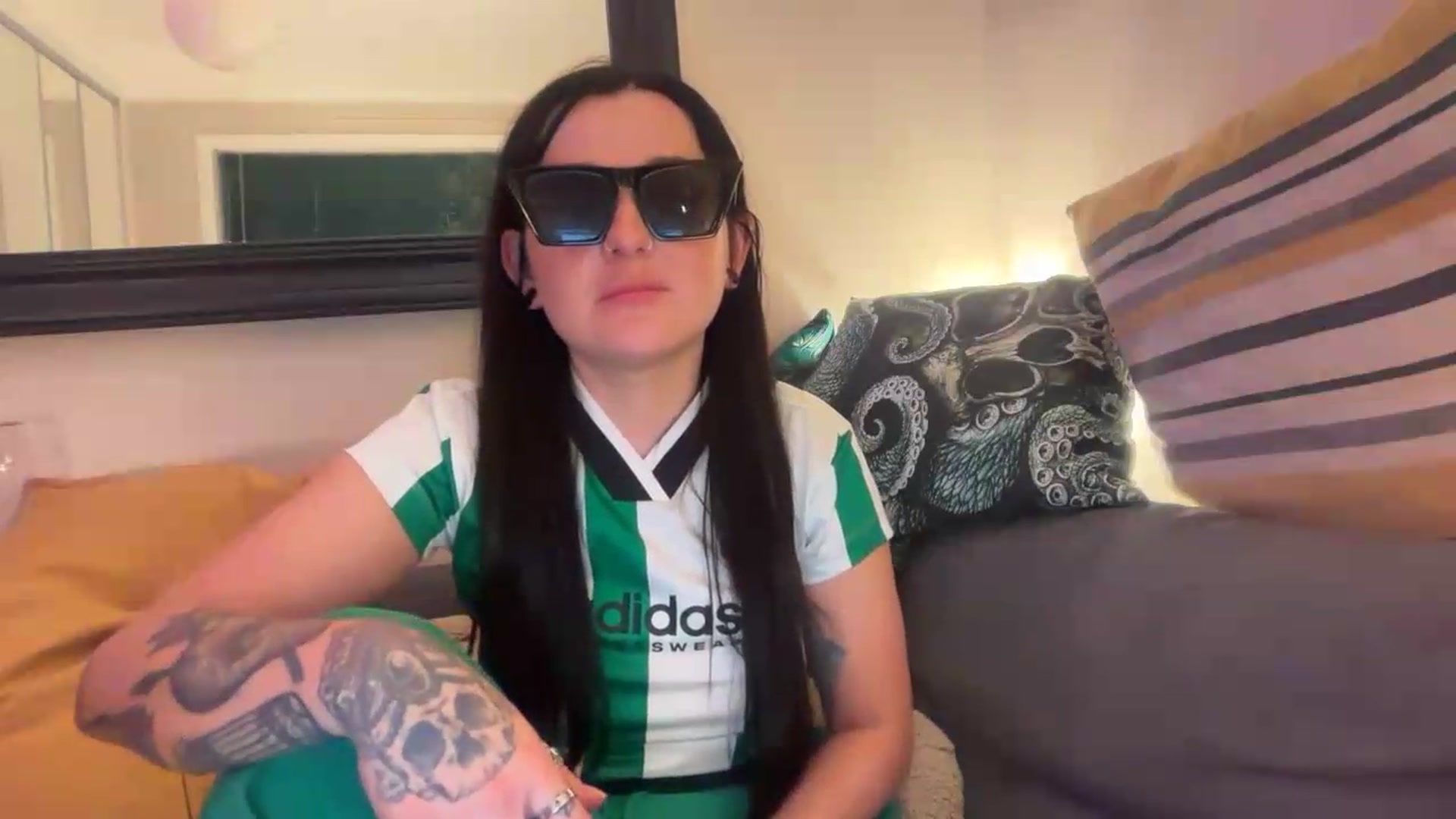 Gallery image thumbnail from JuicyJessica's myfreecams stream on, 05/26/2026, 24:56 image 2 of 20