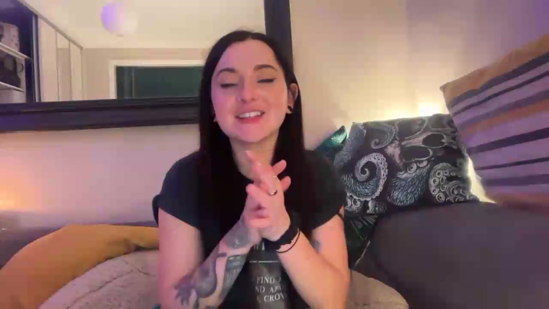 Gallery image thumbnail from JuicyJessica's myfreecams stream on, 05/26/2026, 24:56 image 13 of 20