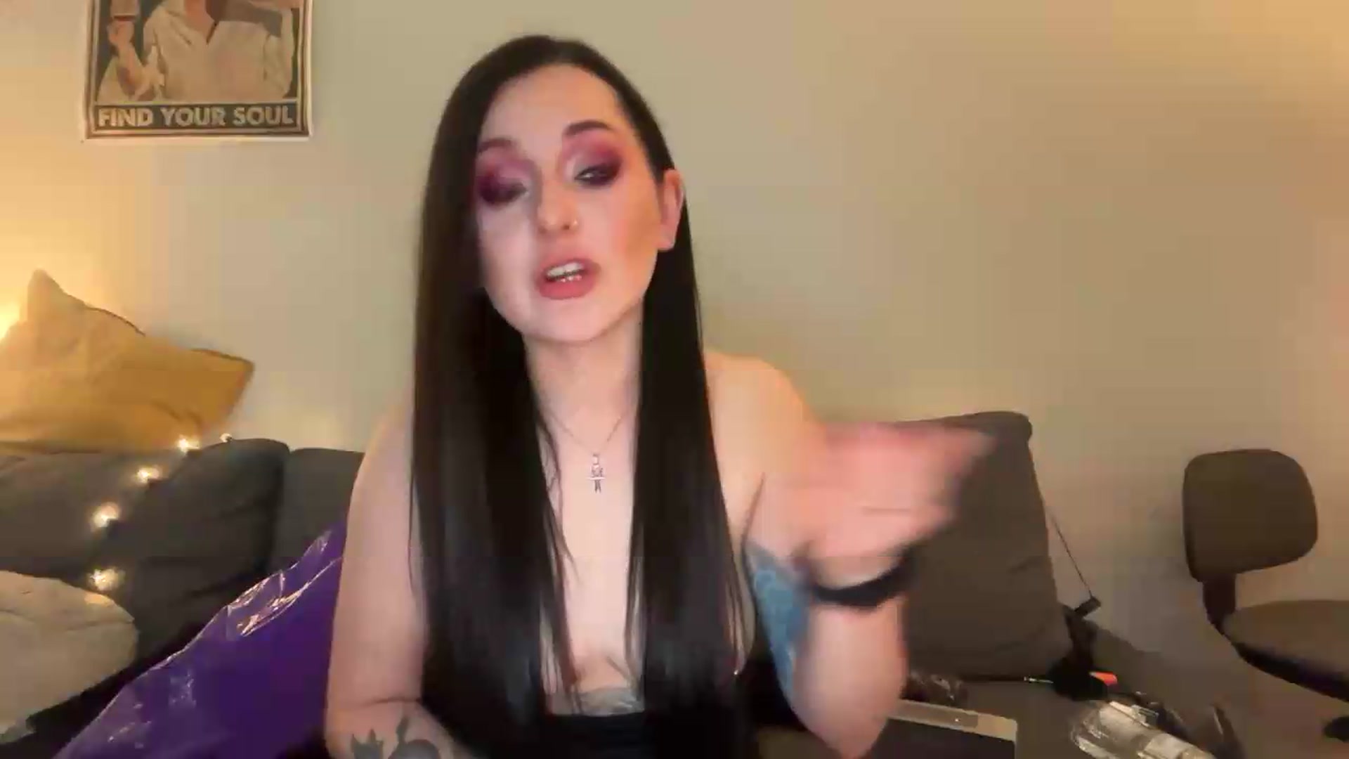 Gallery image thumbnail from JuicyJessica's myfreecams stream on, 06/12/2026, 24:00 image 4 of 20