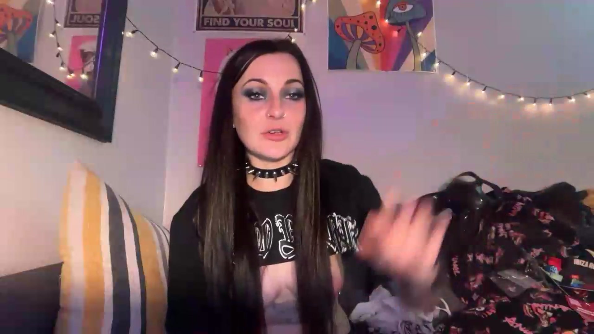 Gallery image thumbnail from JuicyJessica's myfreecams stream on, 08/16/2026, 01:30 image 17 of 20