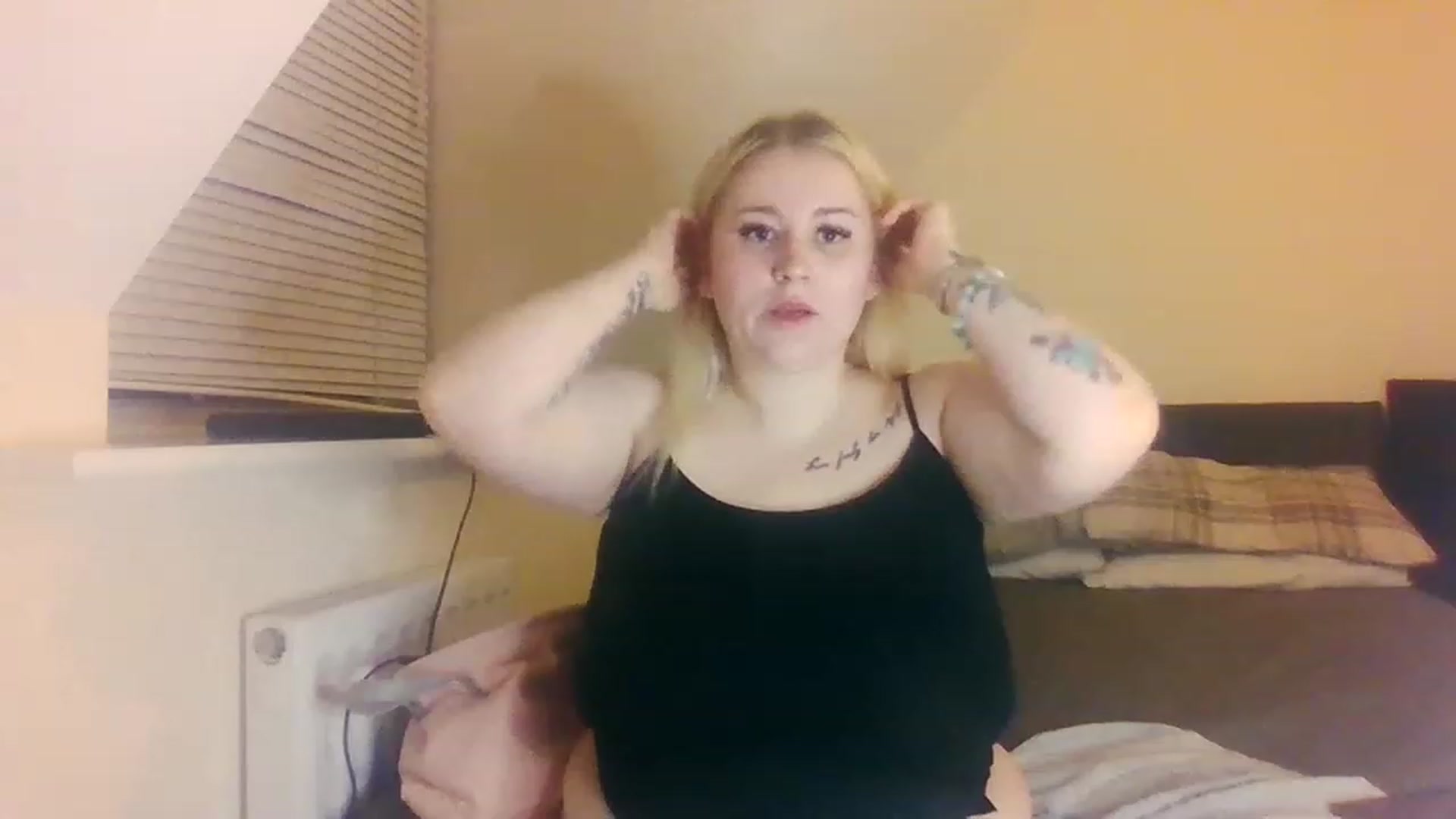 Gallery image thumbnail from JuicyJorgie's myfreecams stream on, 11/27/2022, 20:26 image 10 of 20