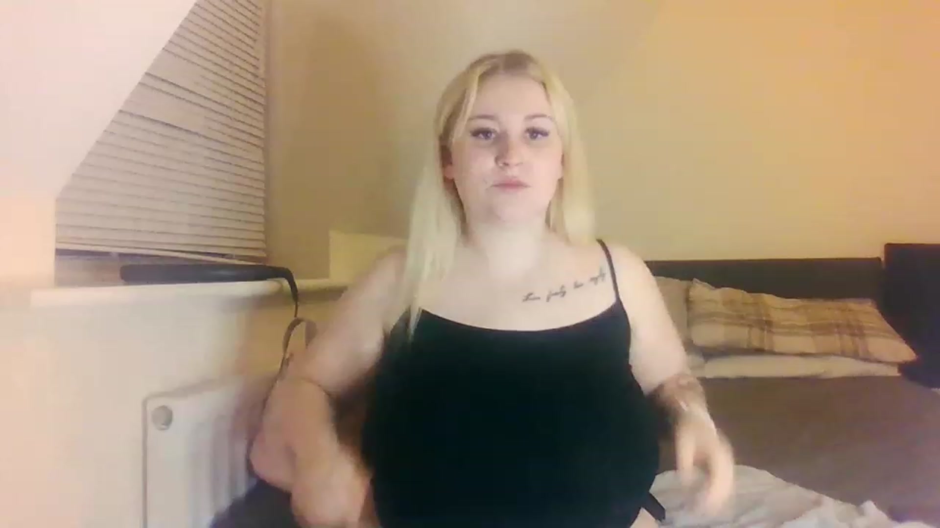 Gallery image thumbnail from JuicyJorgie's myfreecams stream on, 11/27/2022, 20:26 image 12 of 20