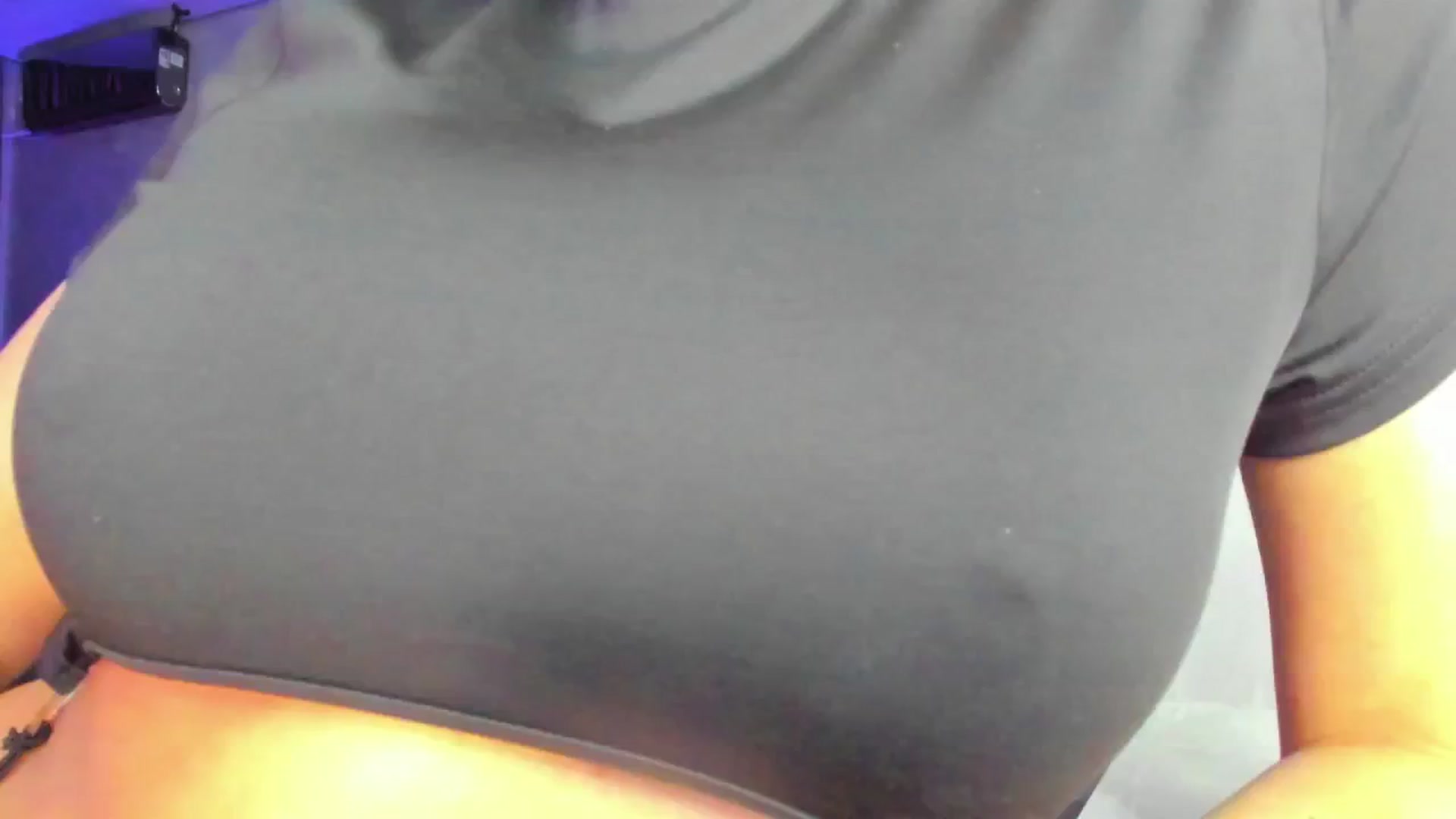 Gallery image thumbnail from JuicyK_'s myfreecams stream on, 03/05/2025, 19:34 image 19 of 20