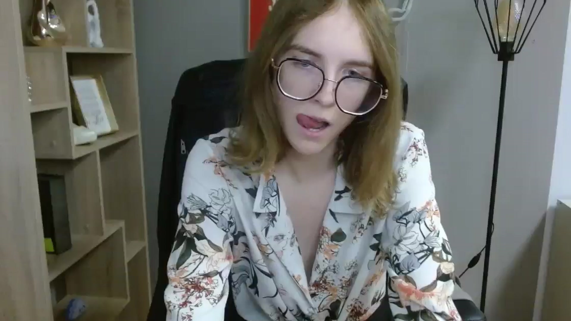 Gallery image thumbnail from JuicyPenny69's myfreecams stream on, 07/15/2025, 17:49 image 12 of 20