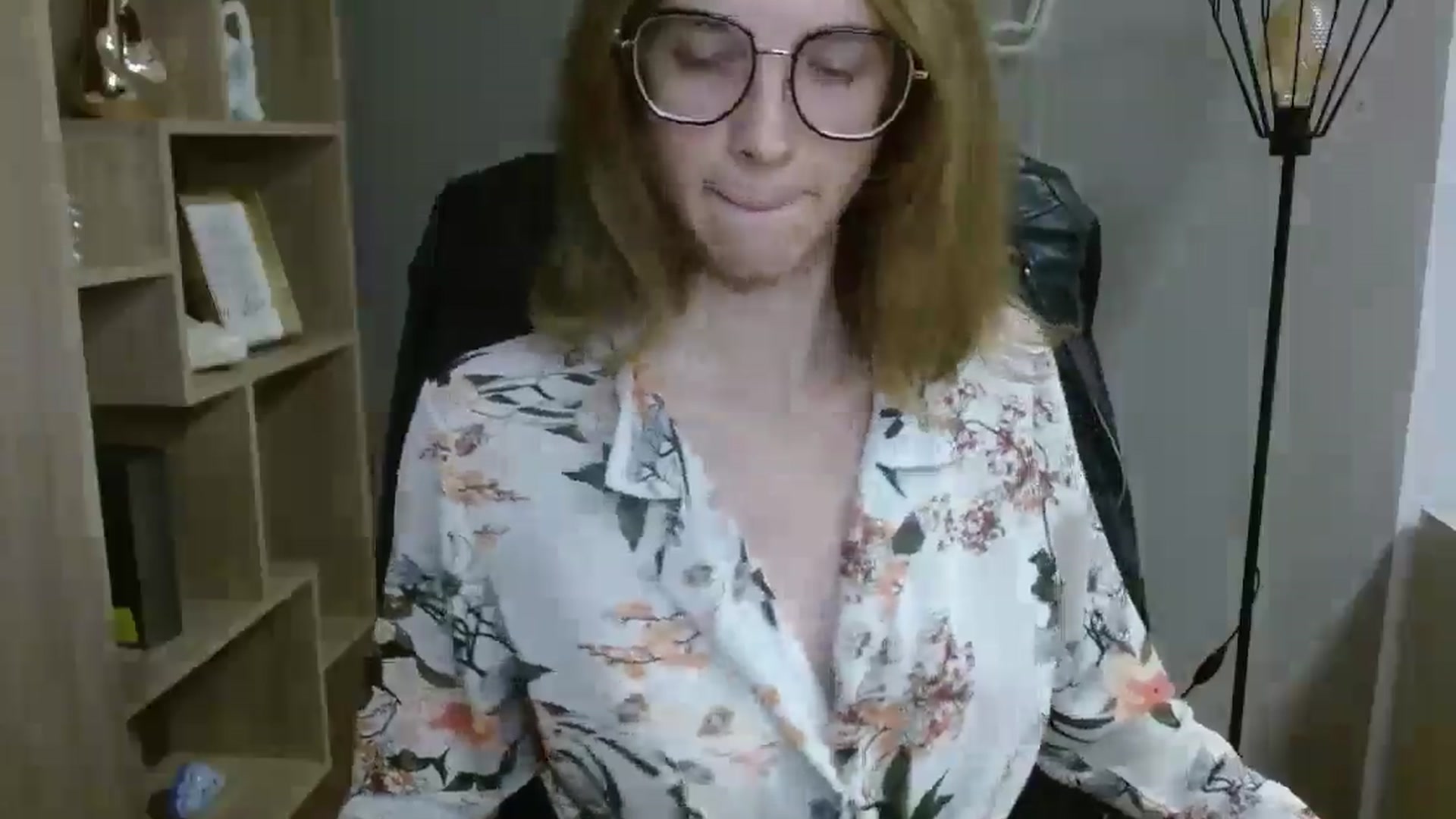 Gallery image thumbnail from JuicyPenny69's myfreecams stream on, 07/15/2025, 17:49 image 14 of 20
