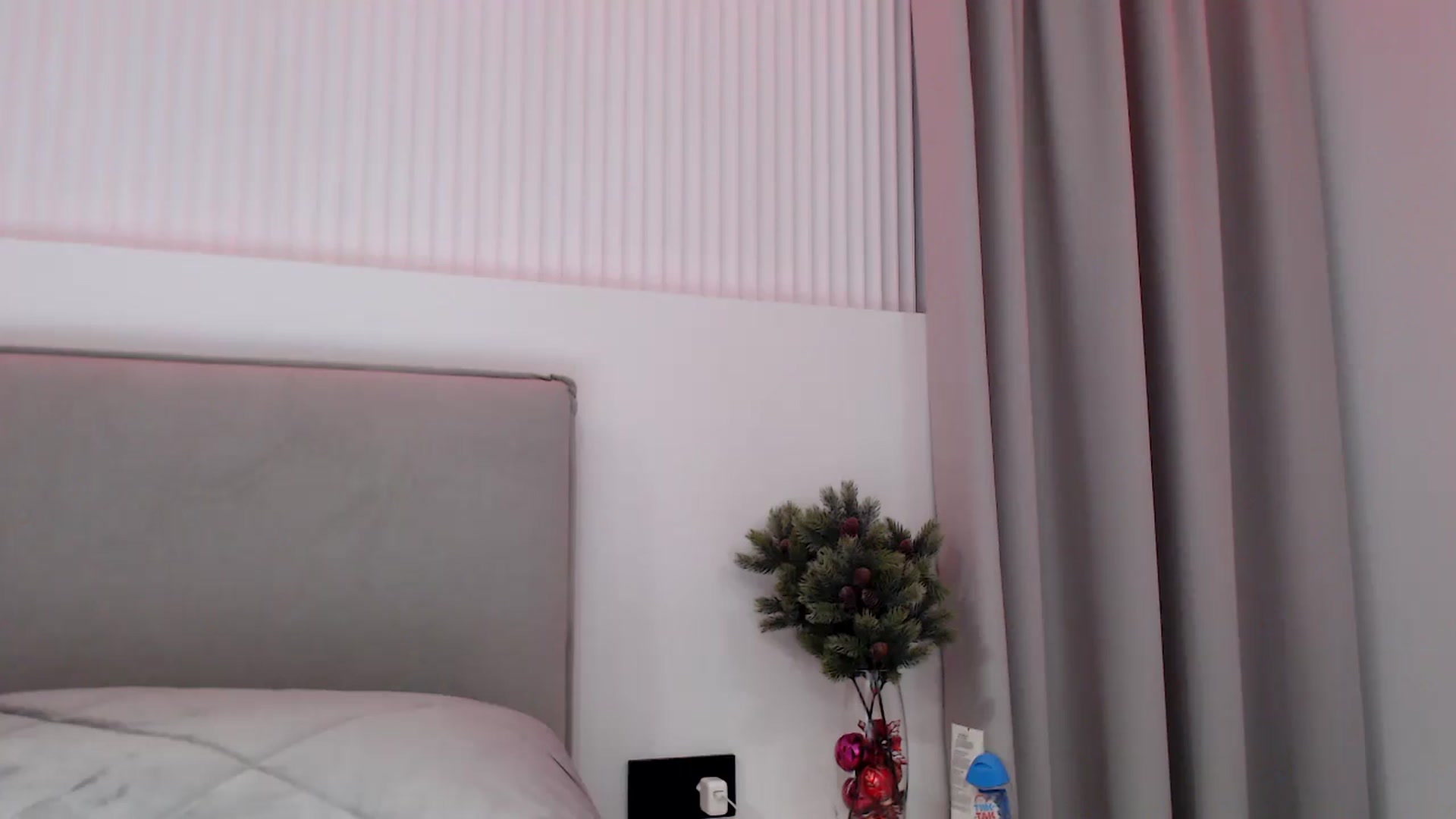 Gallery image thumbnail from JuicyXmas's myfreecams stream on, 12/22/2023, 14:09 image 18 of 20