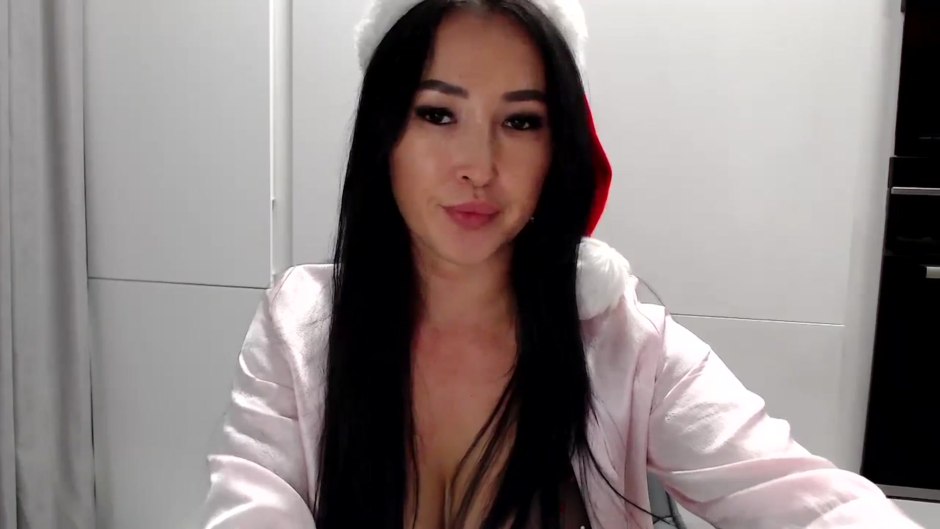 Gallery image thumbnail from JuicyXmas's myfreecams stream on, 12/23/2023, 20:28 image 15 of 20