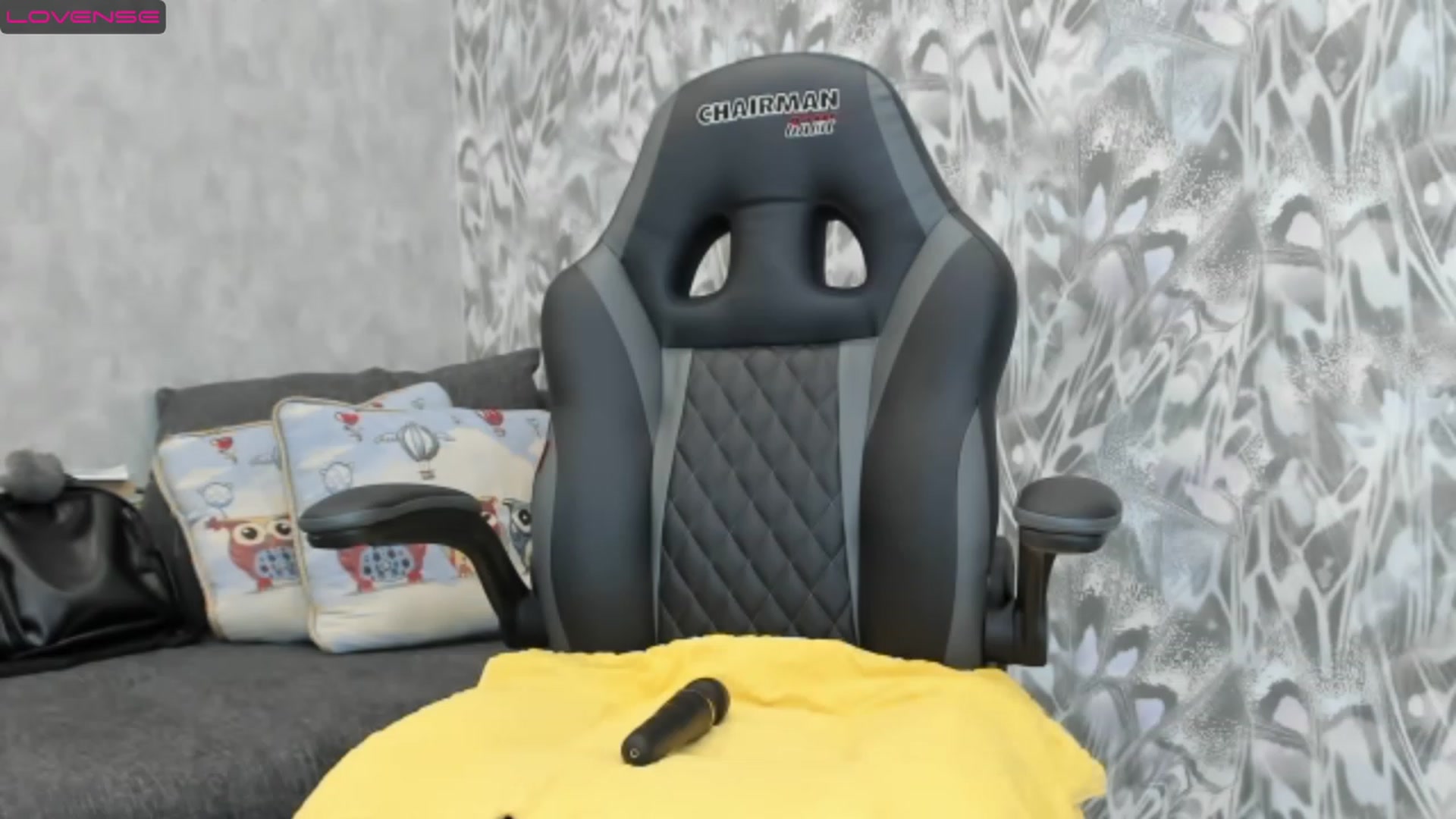 Gallery image thumbnail from Juicy_Cherry6's myfreecams stream on, 12/21/2022, 03:25 image 10 of 20