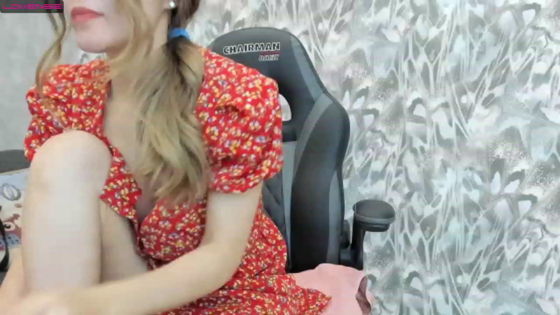 Gallery image thumbnail from Juicy_Cherry6's myfreecams stream on, 12/24/2022, 02:15 image 17 of 20