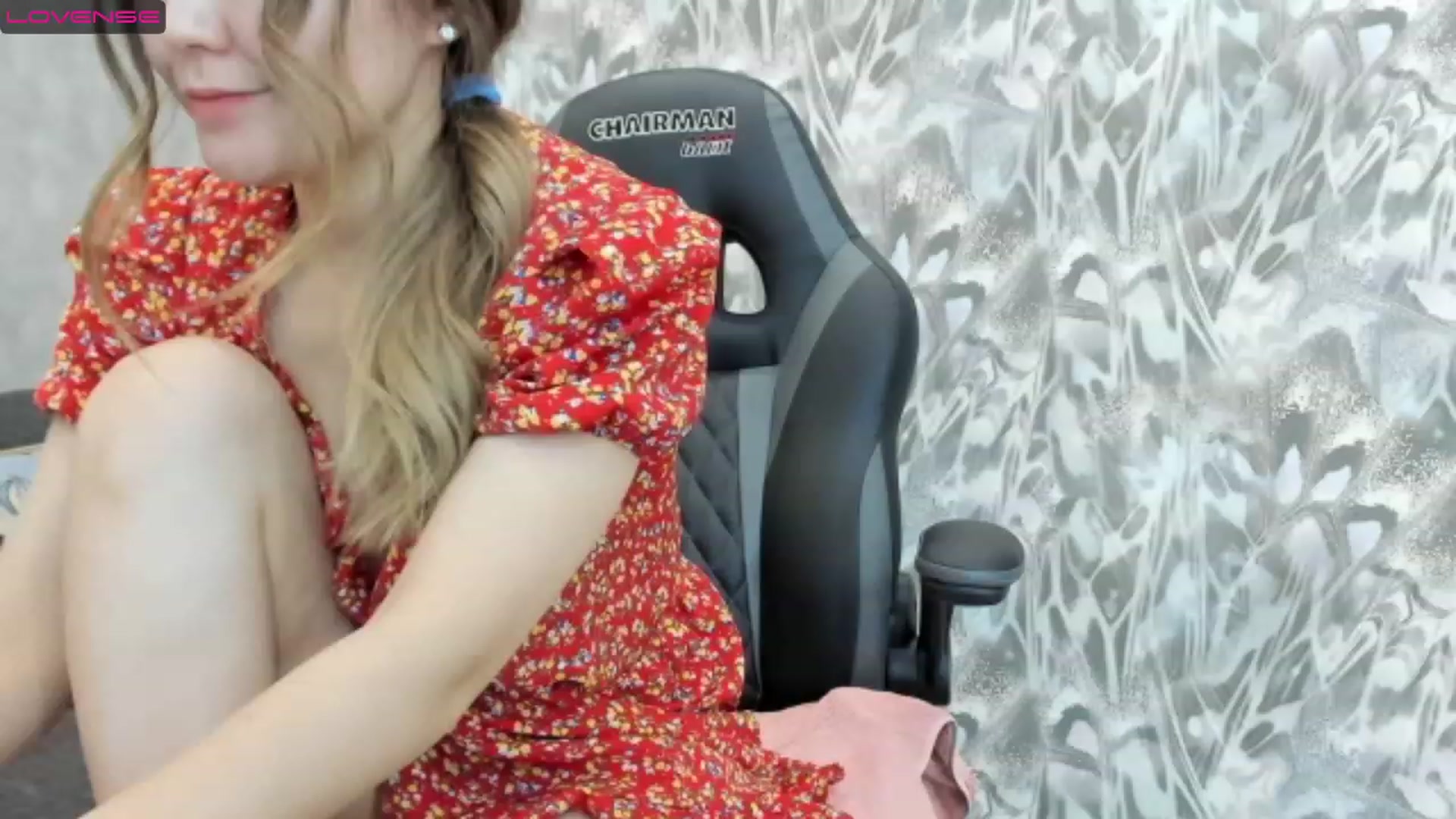 Gallery image thumbnail from Juicy_Cherry6's myfreecams stream on, 12/24/2022, 02:15 image 16 of 20