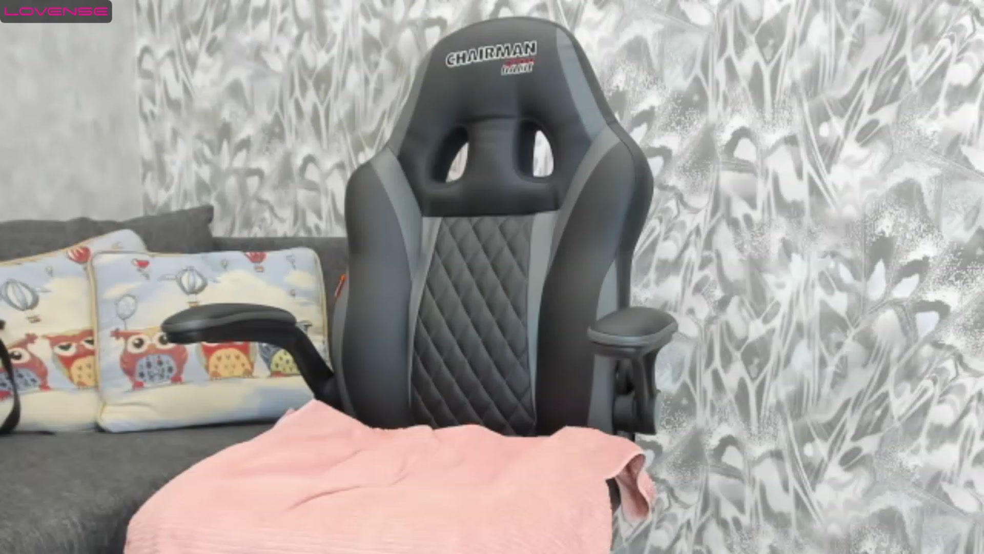 Gallery image thumbnail from Juicy_Cherry6's myfreecams stream on, 12/24/2022, 02:53 image 18 of 20