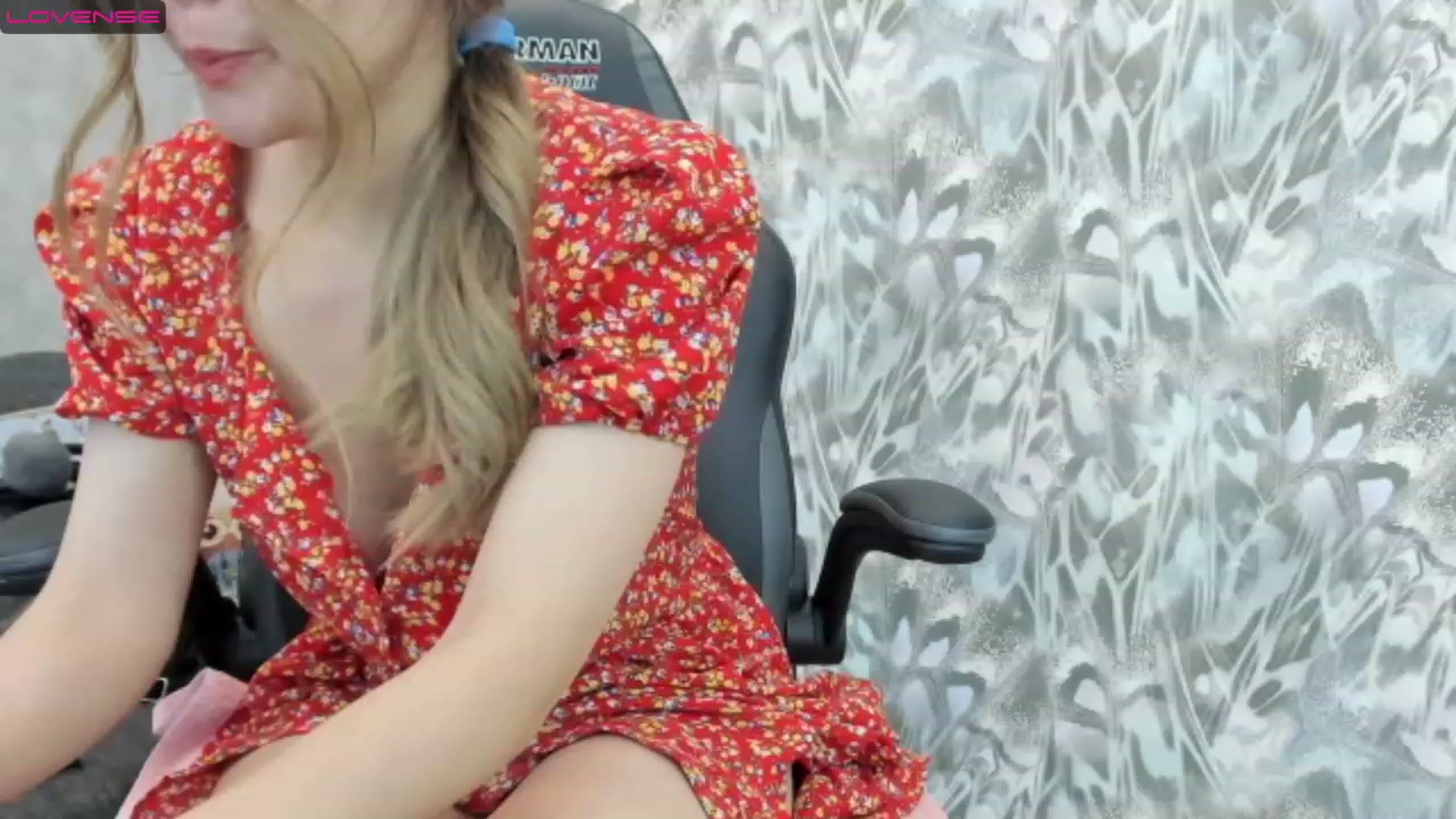 Gallery image thumbnail from Juicy_Cherry6's myfreecams stream on, 12/24/2022, 03:56 image 20 of 20